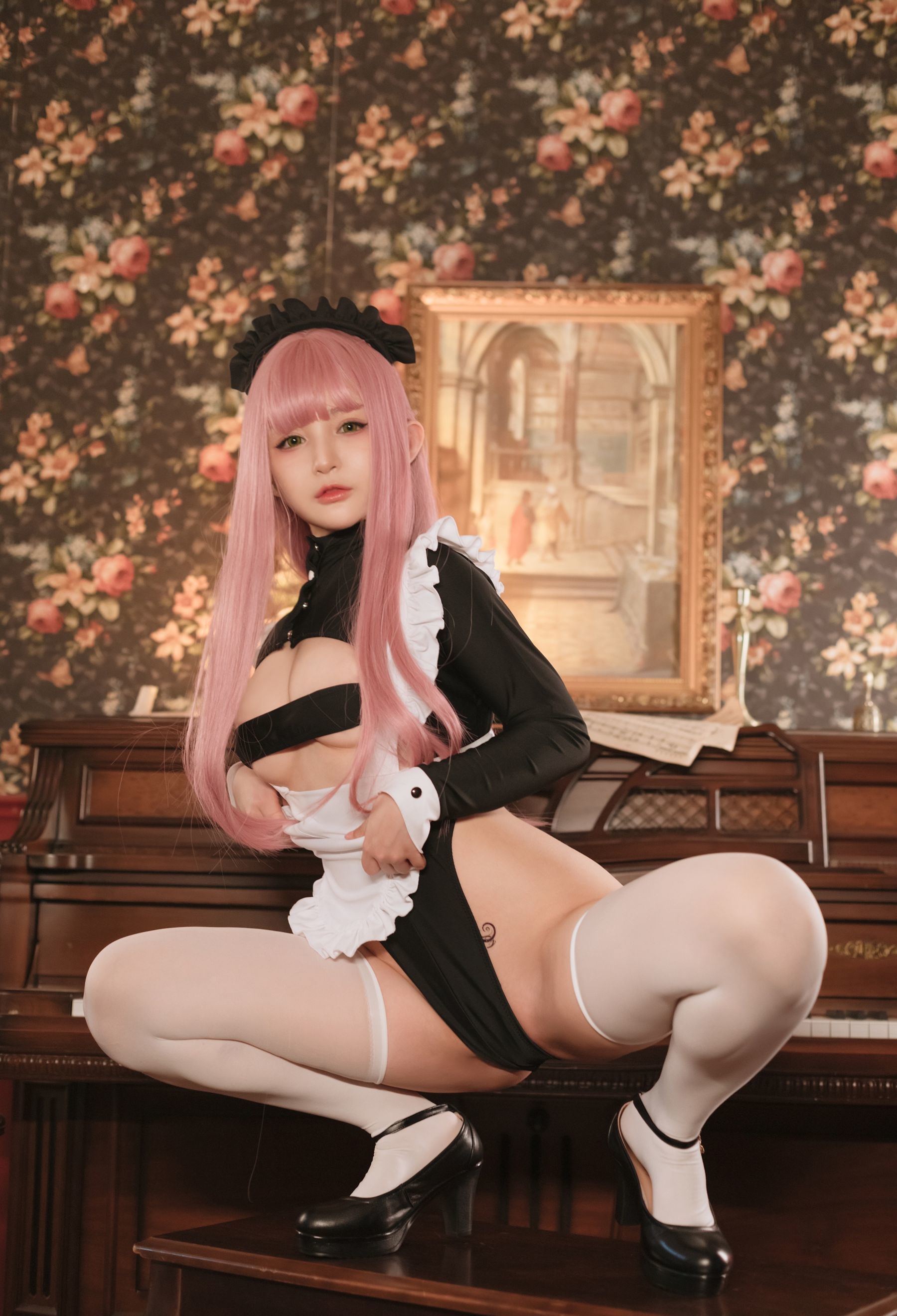 Internet Celebrity COSER Photobook] Sakurai Ningning - Retro Maid
