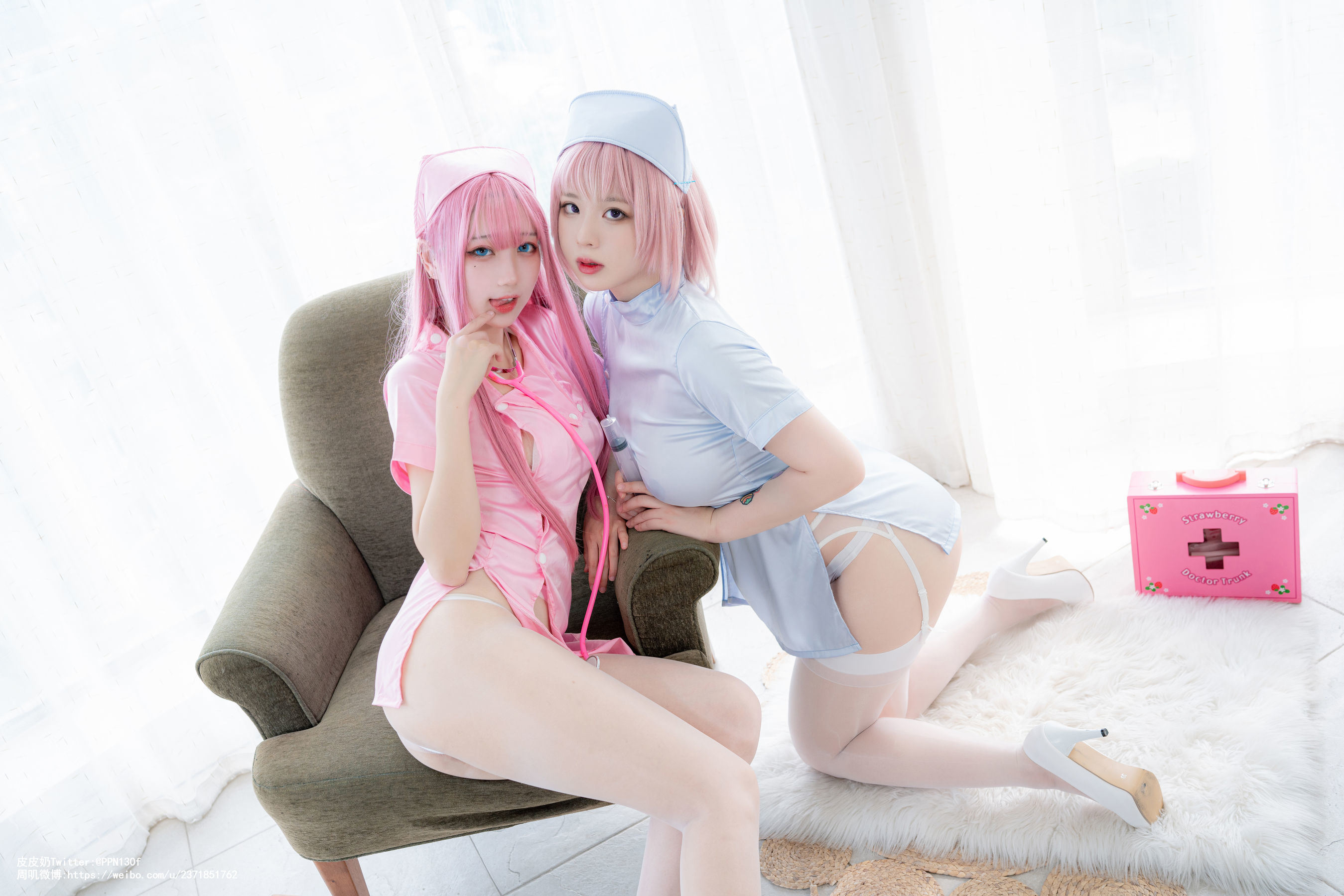 Tập ảnh Coser Ngôi sao mạng] Pipi Nai đáng yêu quá & Zhou Ji là thỏ dễ thương - Nữ y tá màu hồng xanh