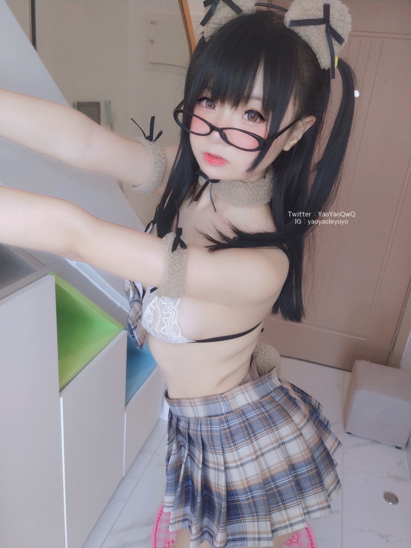 [网红COSER写真] 萌妹子Coser摇摇乐yoyo fantia やさしくしてください (2021-8.13)