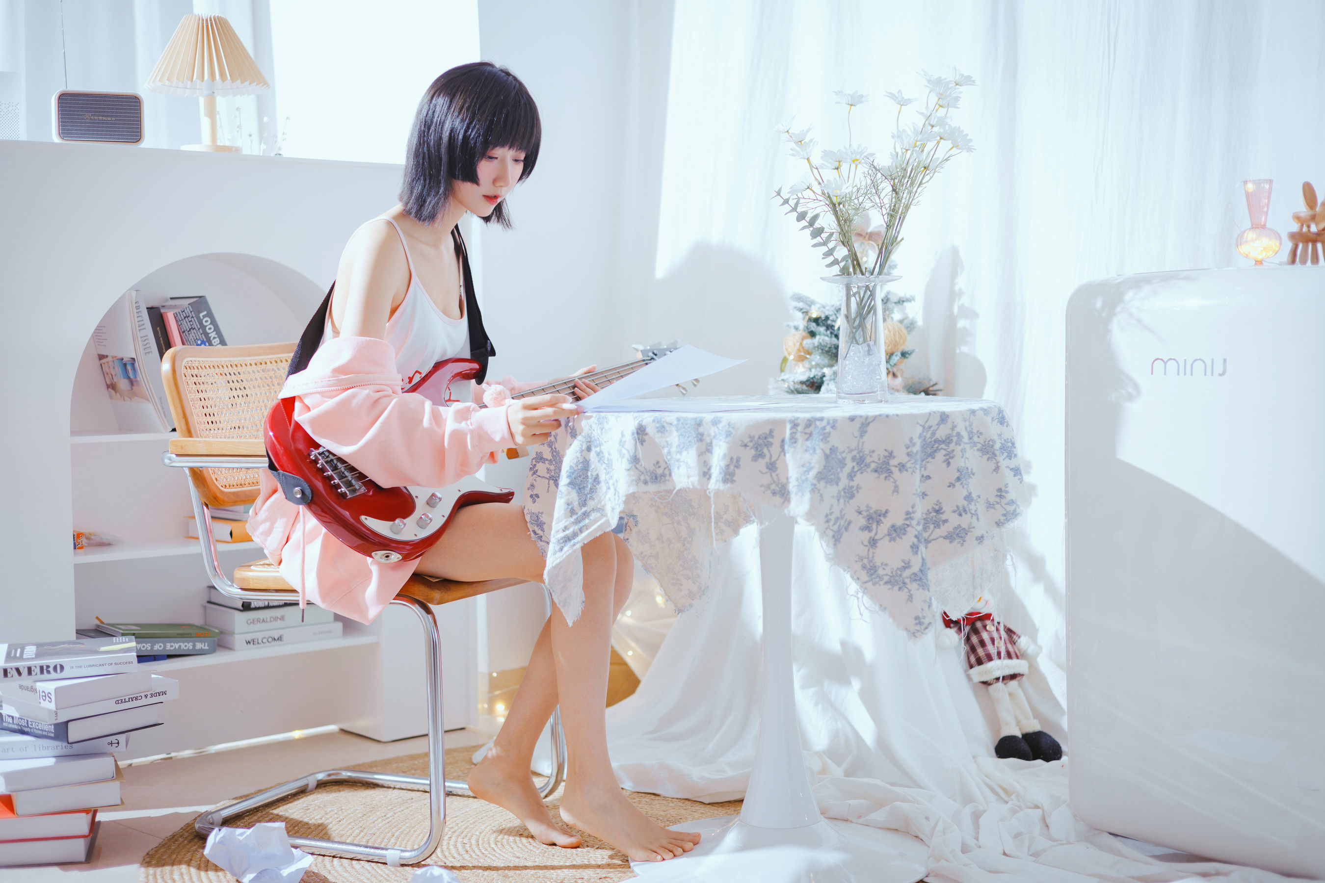 [Photo by internet celebrity COSER] Cute Miss Mu Mianmian OwO - Bass and Sister