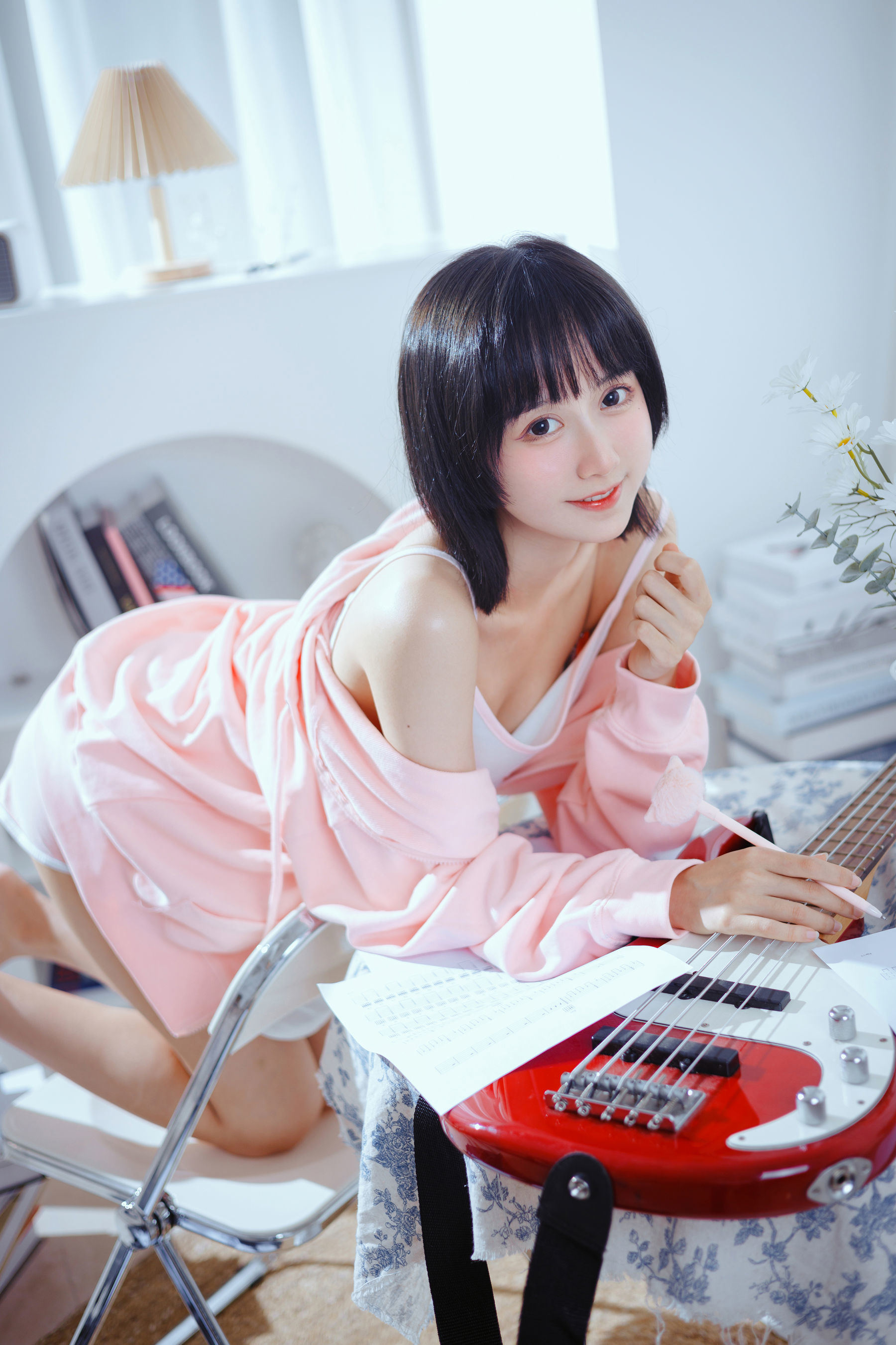 [Photo by internet celebrity COSER] Cute Miss Mu Mianmian OwO - Bass and Sister