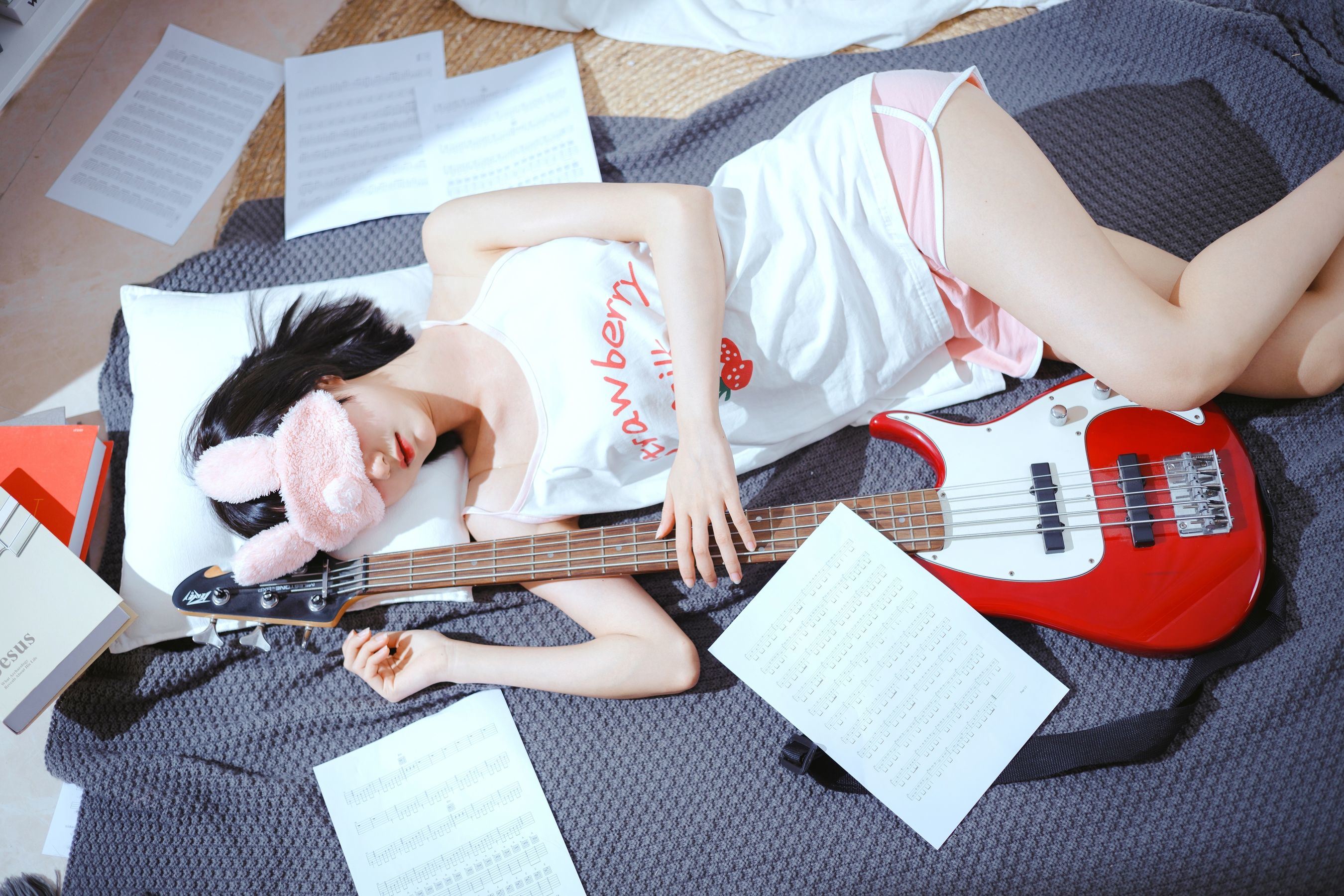 [Photo by internet celebrity COSER] Cute Miss Mu Mianmian OwO - Bass and Sister