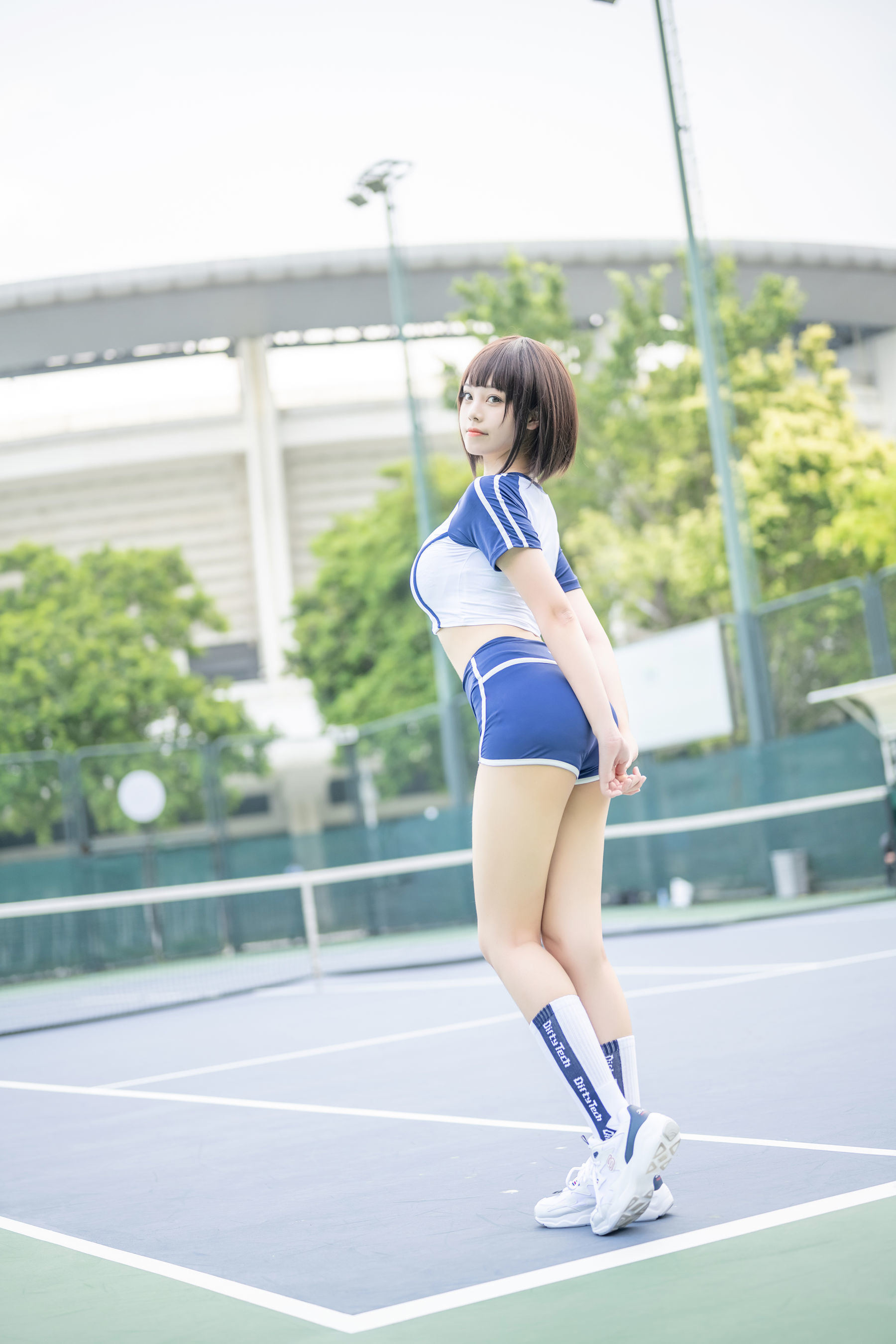 網紅COSER寫真] 萌系小姐姐蜜汁貓裘 - 體操服