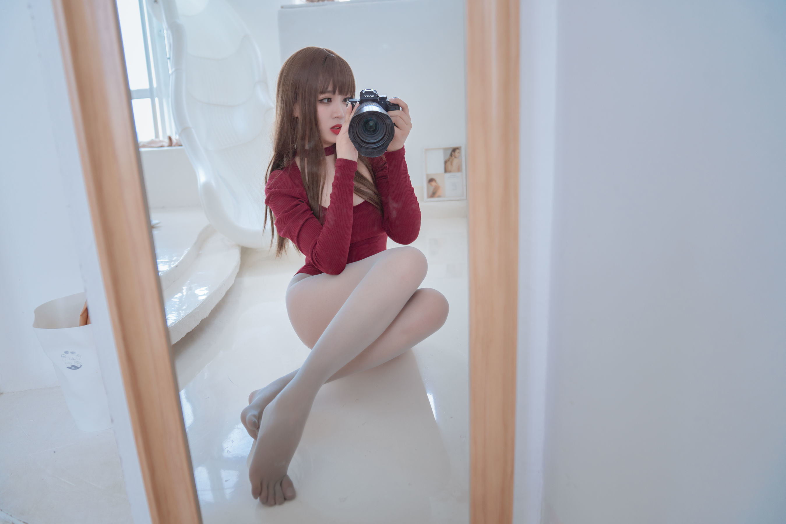 Ảnh COSER Net Red] Huyền Tiêu Học tỷ - Tất năm ngón màu xám