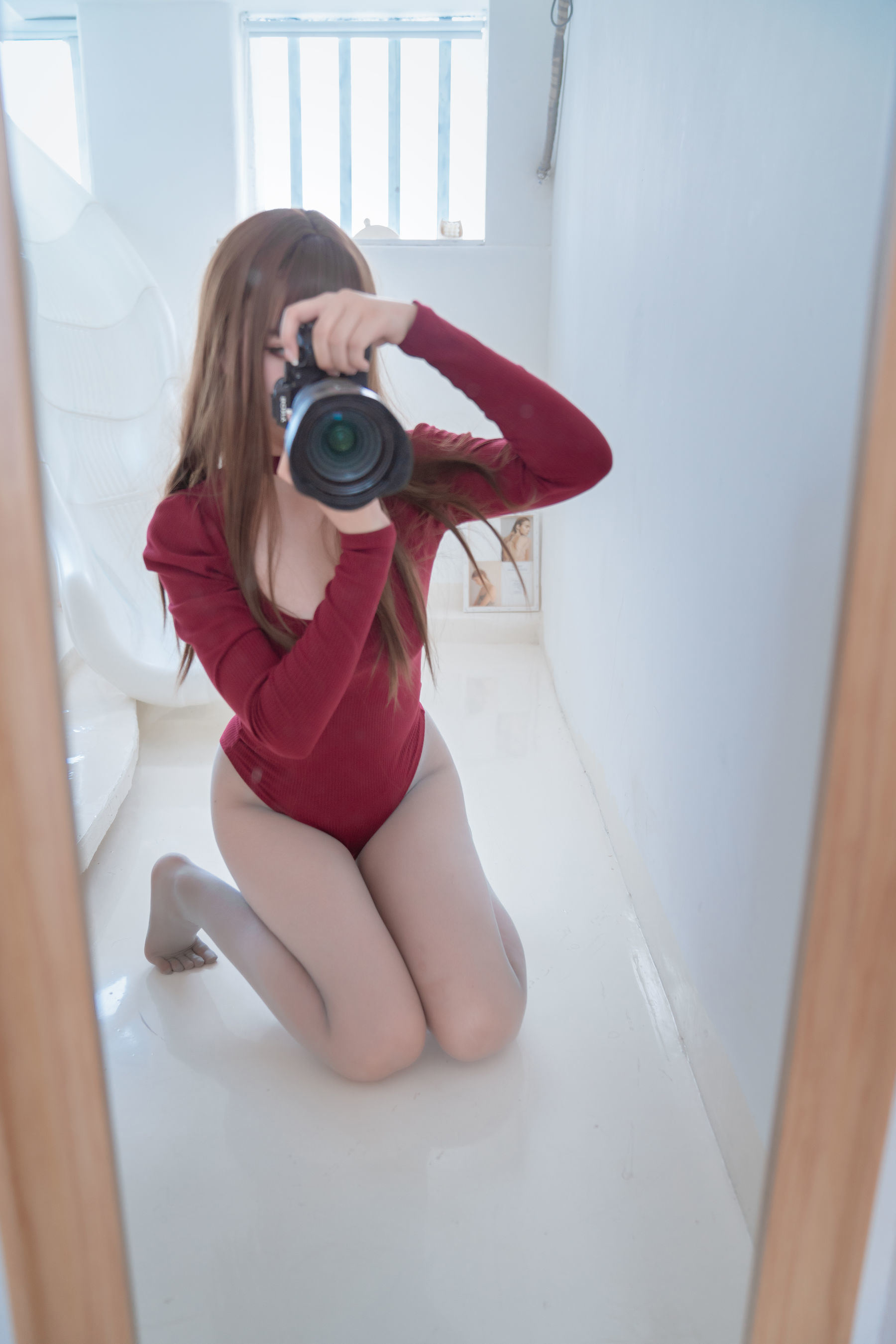 Ảnh COSER Net Red] Huyền Tiêu Học tỷ - Tất năm ngón màu xám