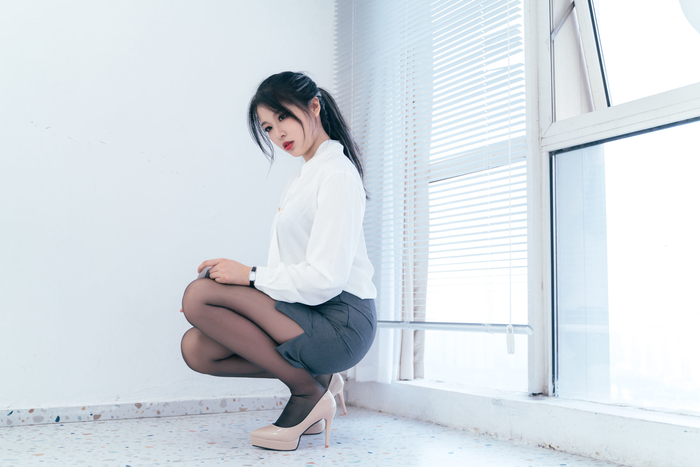 網紅COSER寫真] 軒蕭學姐 - OL私襪誘惑