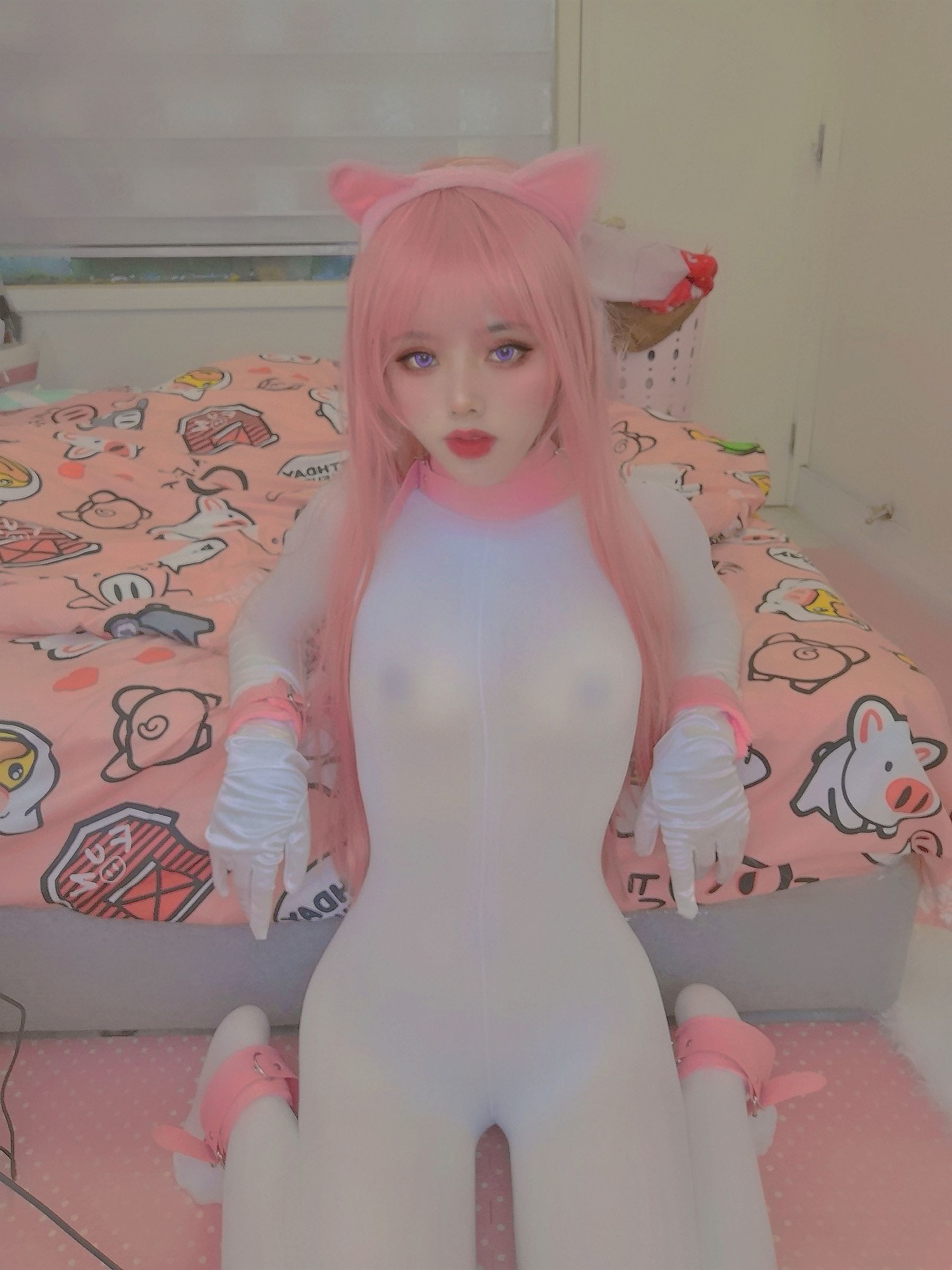 Internet Celebrity Coser Photos] Titanium Alloy Big Ba Ba - One-Piece White Silk