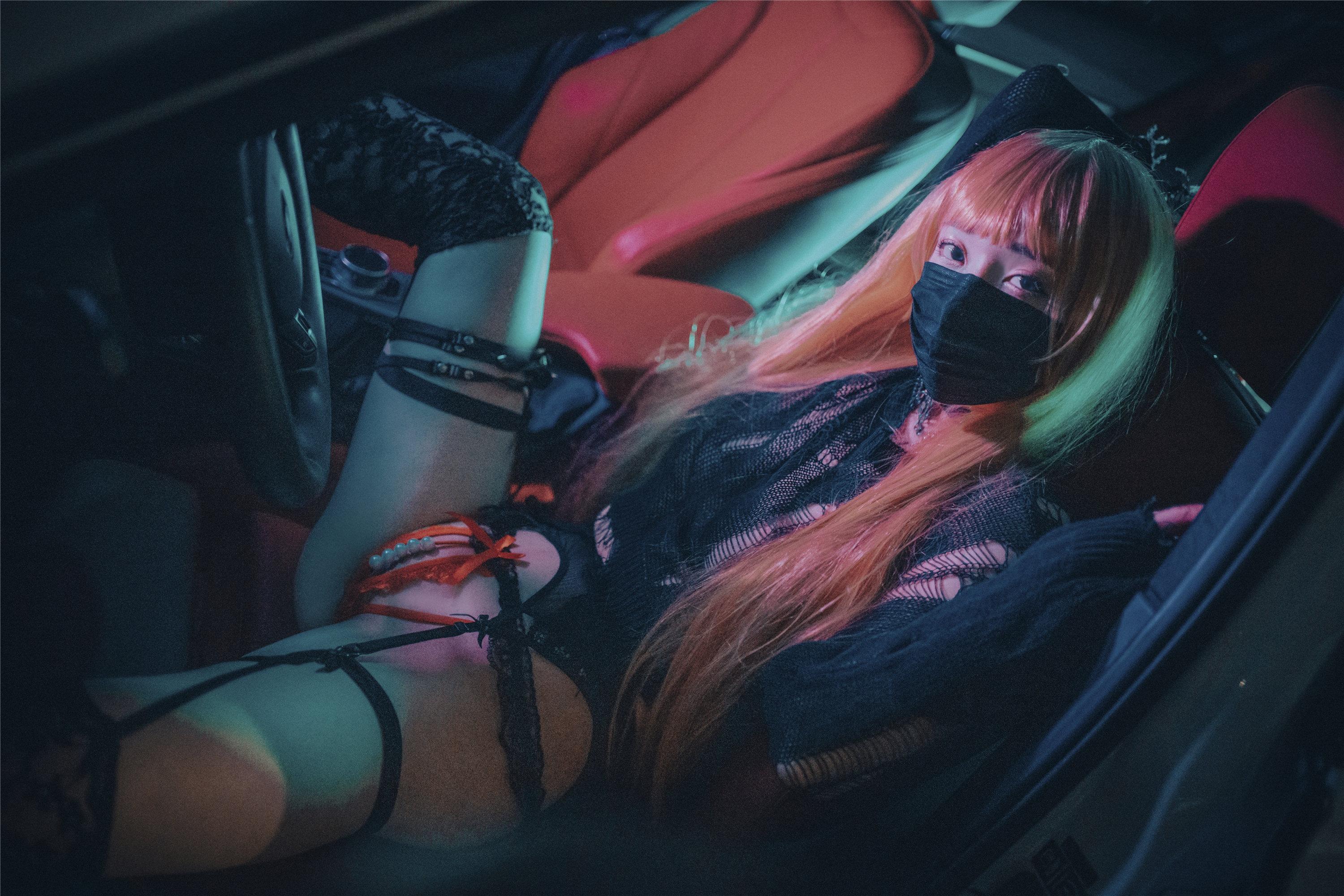 DJAWA Photo – สอน เยอึน (손예은): “แบ็คเอ้าท์ ควีน มิซะ” 130P