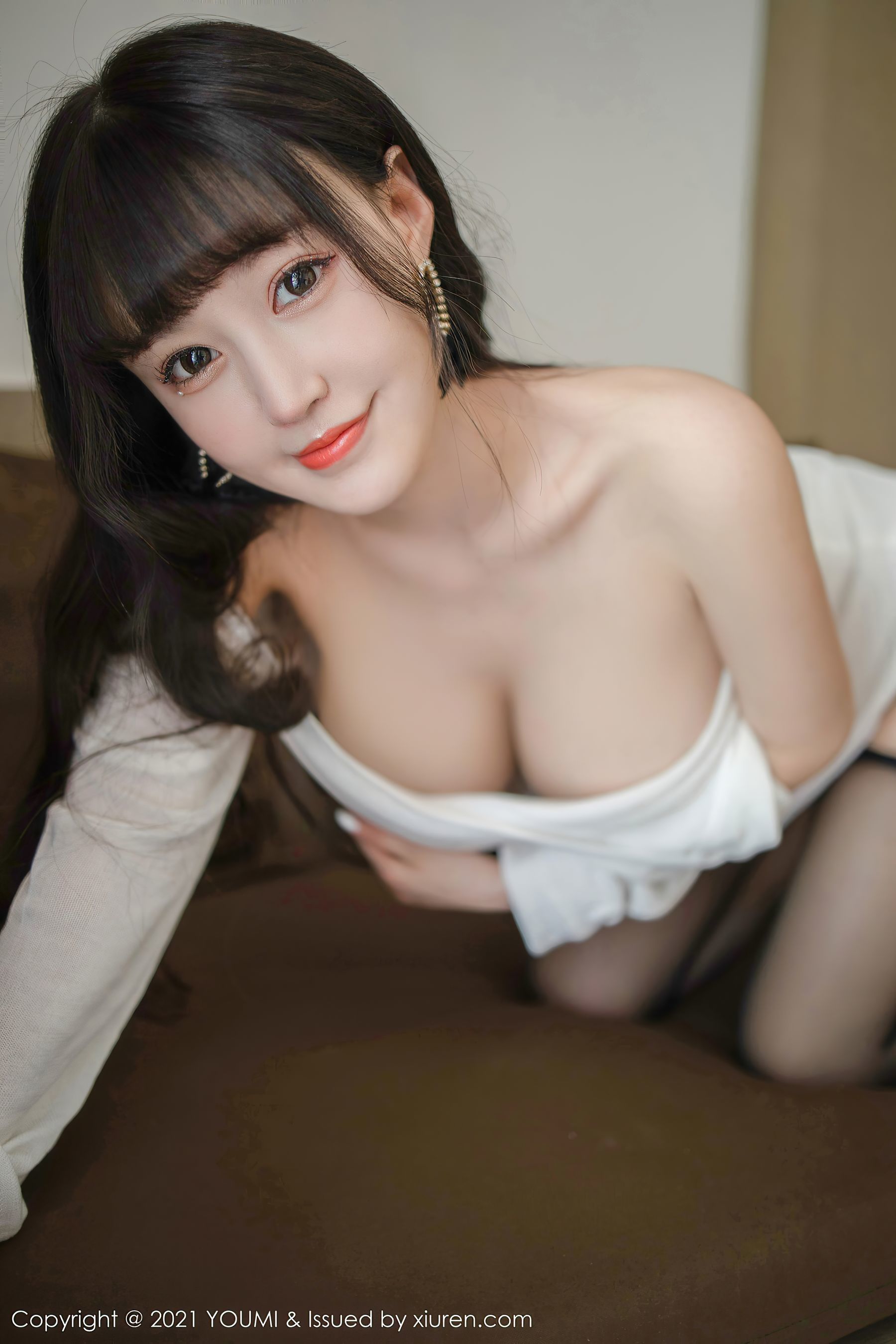 YouMi] Tập 680 Zhu Kha Nhi Flower - Ngoài trời rừng mía và loạt tất lưới đen série
