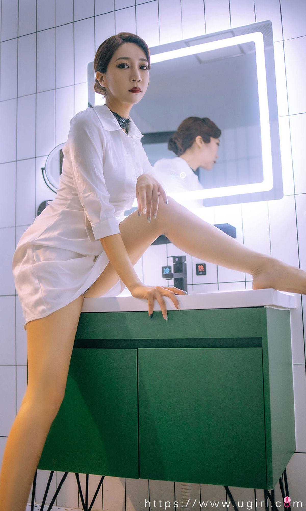 愛尤物Ugirls] No.2193 長腿妍嫣 復古情調