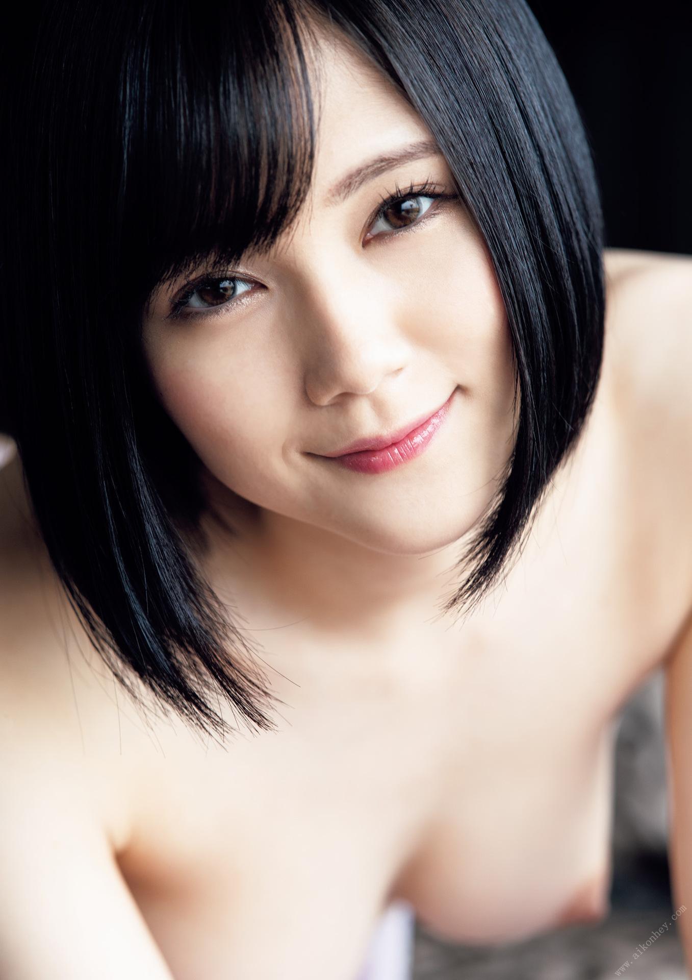 Remu Ryomori Photobook 'Remlist' 88 Pages
