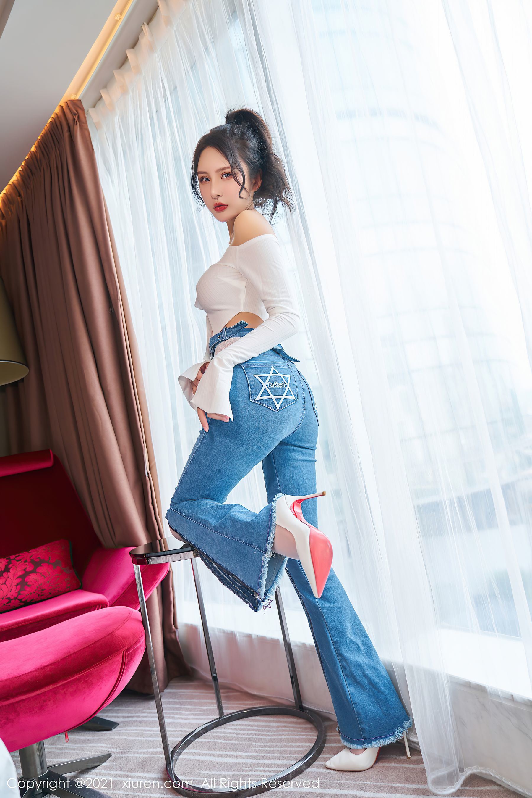 秀人XiuRen] No.3720 Emily尹菲
