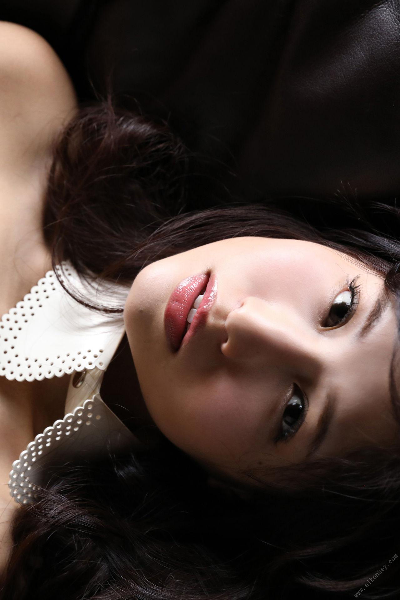 FRIDAY Digital Photo Book Premium: Takasho- Takahashi Shoko × Sonoda Mion × Sakuraku Momo 'Triple G Cup Rivalry' 125P