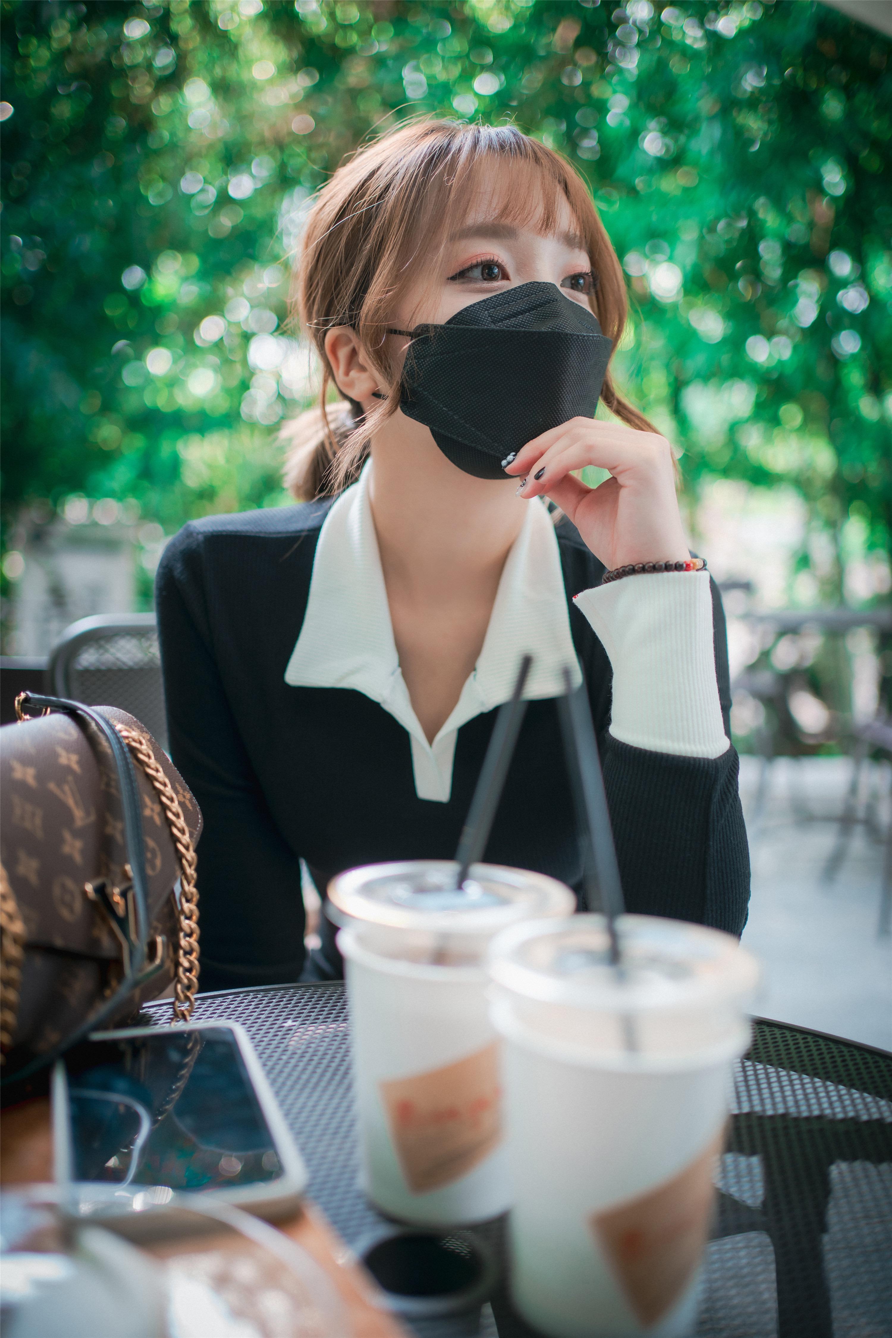 DJAWA Photo – Son Ye-eun (손예은): “Một Khoảnh Khắc Thân Mật” 160P