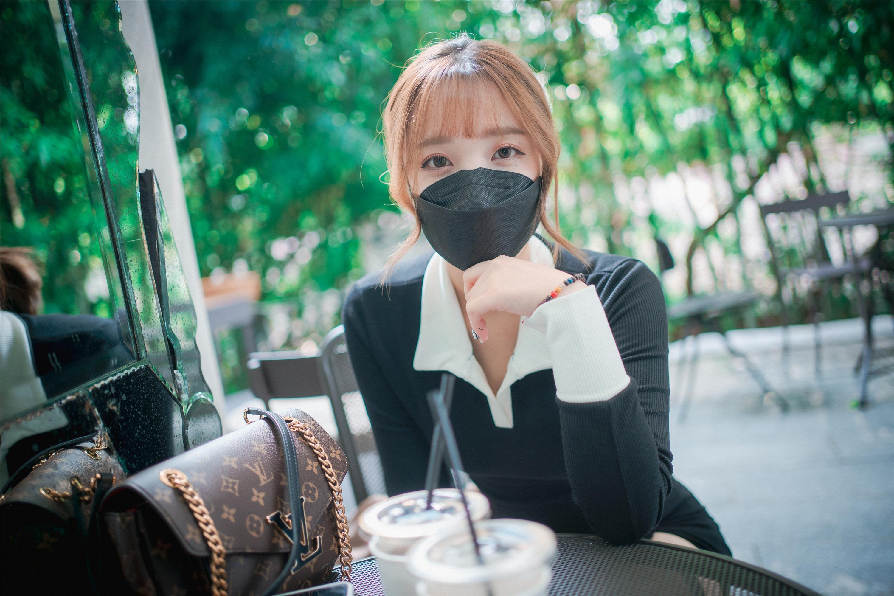 DJAWA Photo – Son Ye-eun (손예은): “Một Khoảnh Khắc Thân Mật” 160P