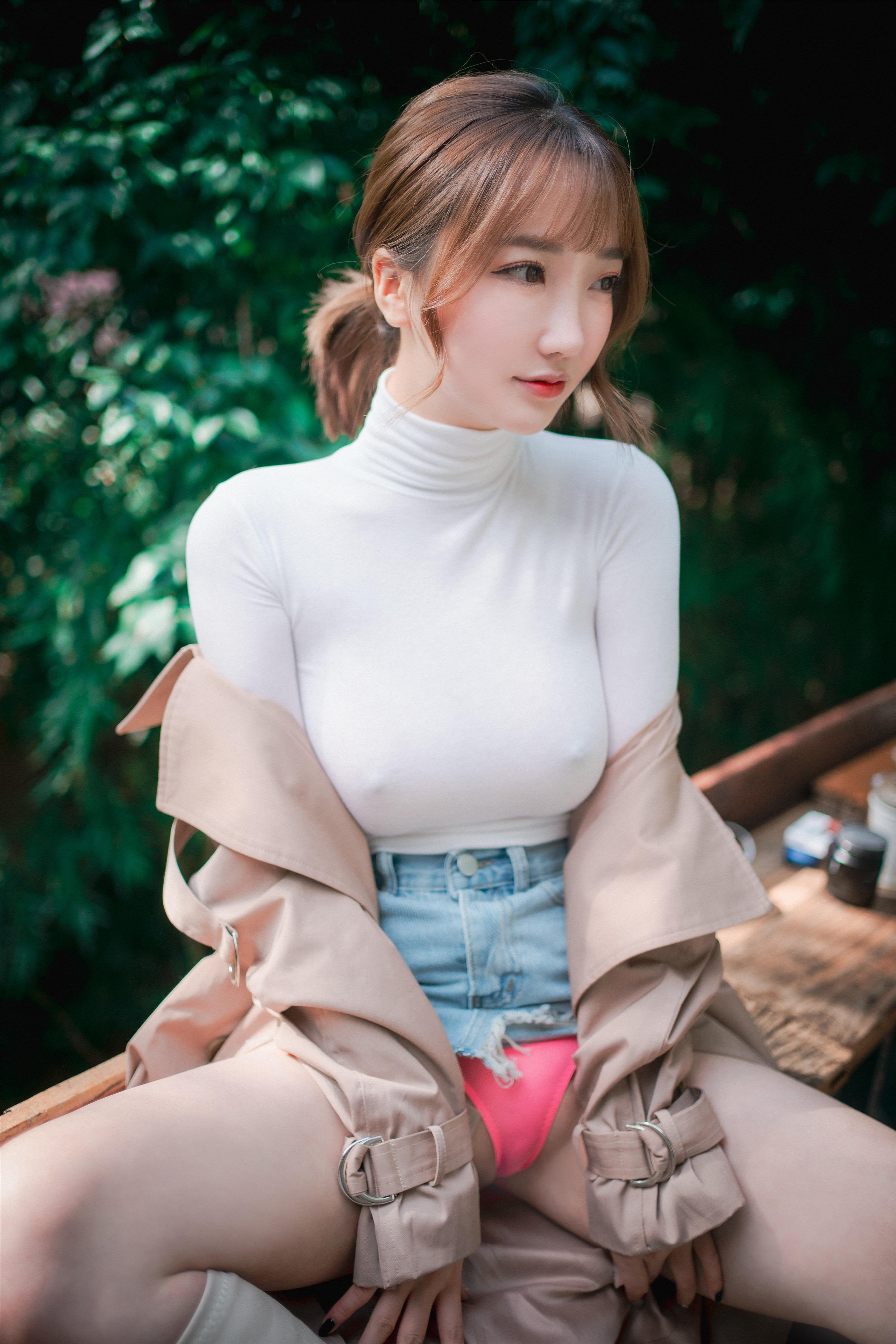 DJAWA Photo - Son Ye Eun (손예은): "A Snap of Intimacy" 160P