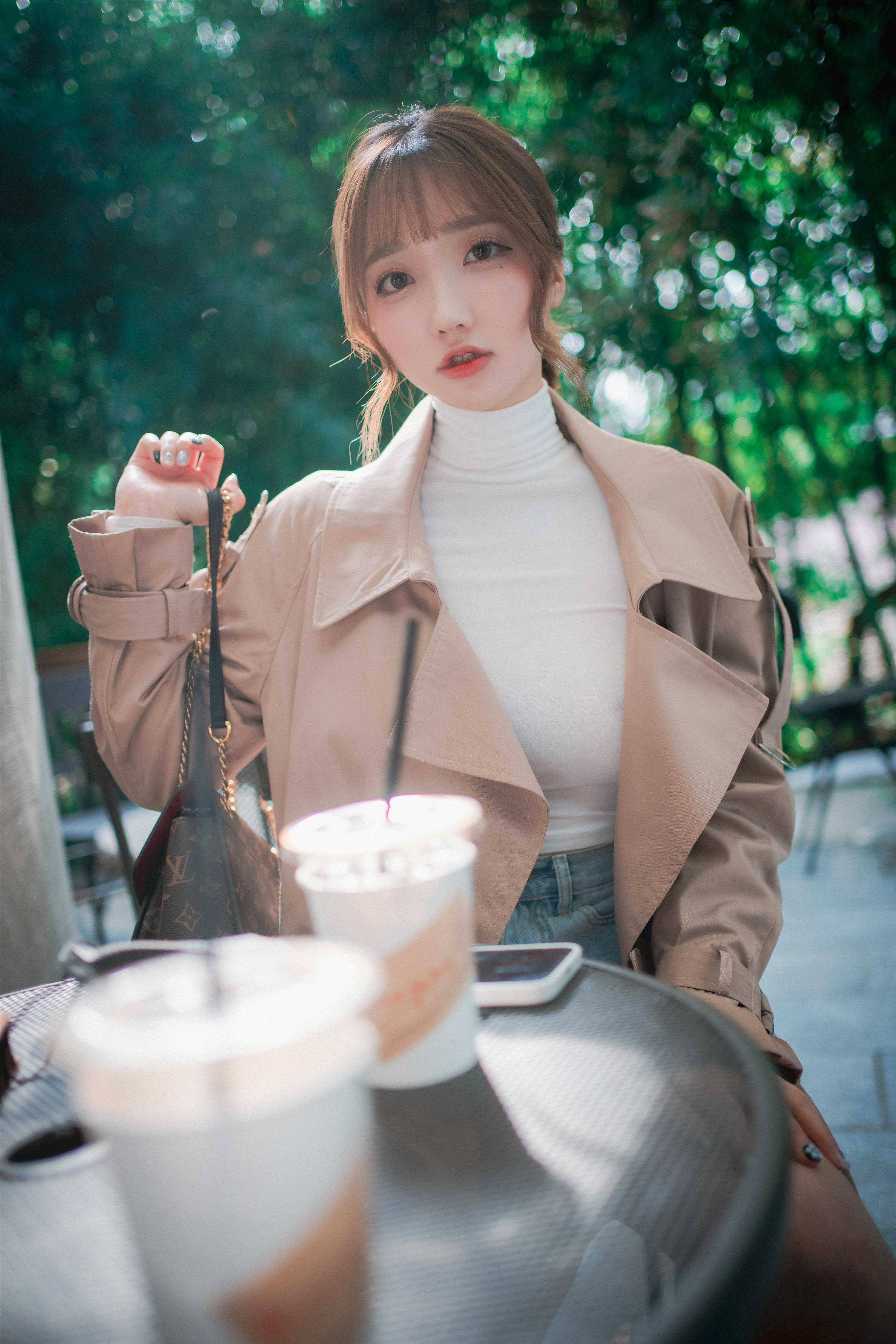 DJAWA Photo - Son Ye Eun (손예은): "A Snap of Intimacy" 160P