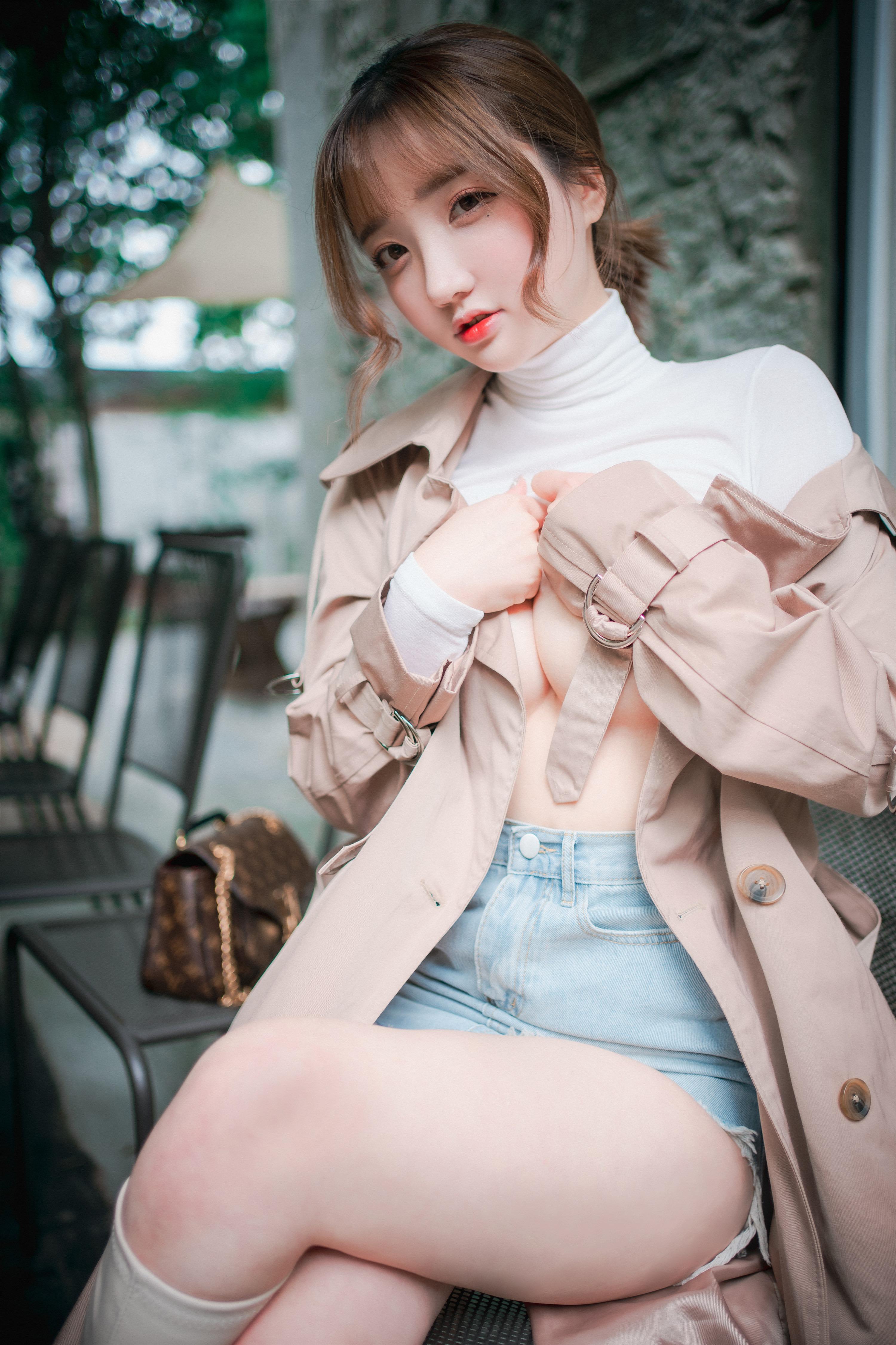 DJAWA Photo – Son Ye-Eun (손예은): “A Snap of Intimacy” 160P