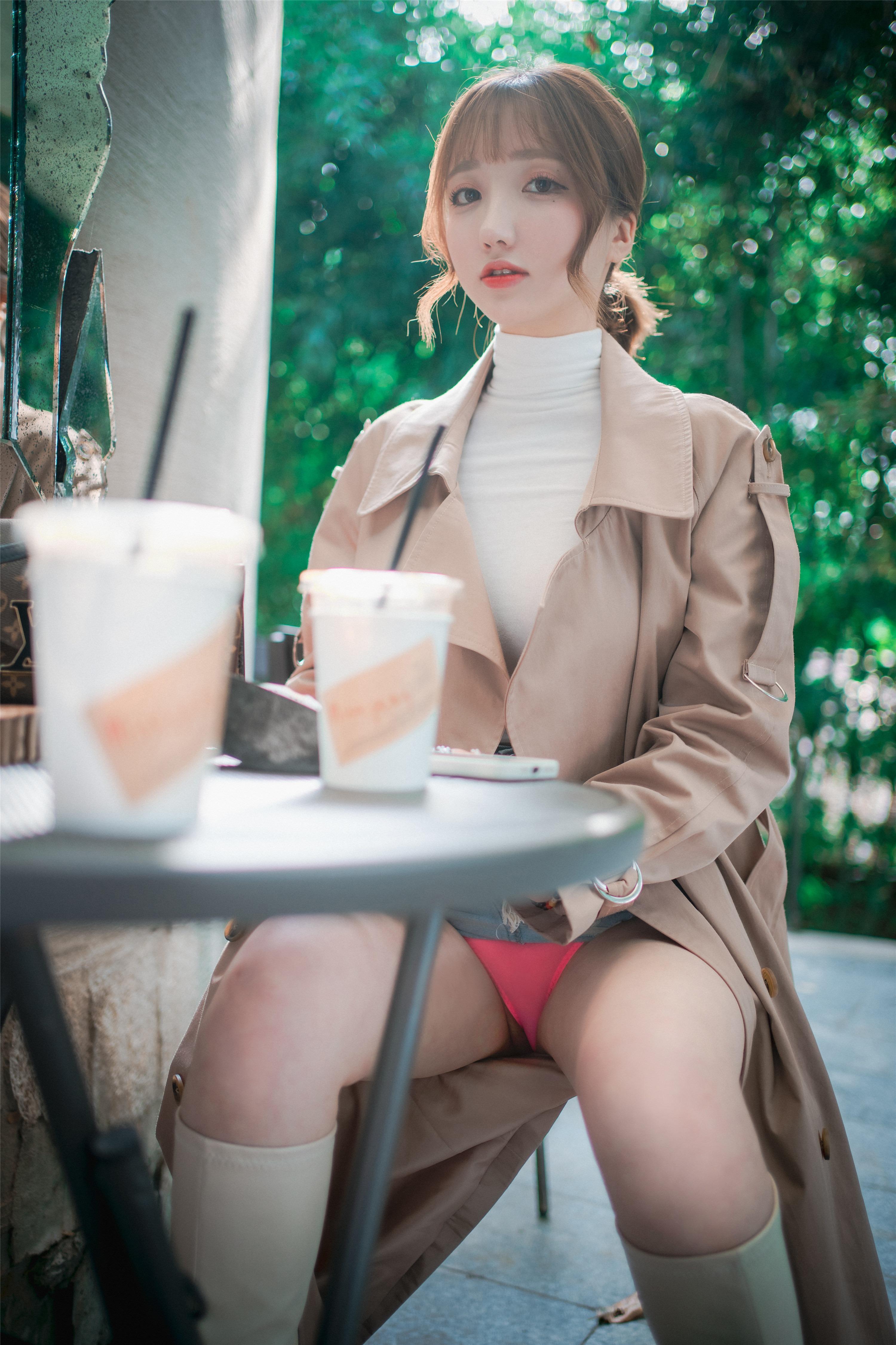 DJAWA Photo - Son Ye Eun (손예은): "A Snap of Intimacy" 160P