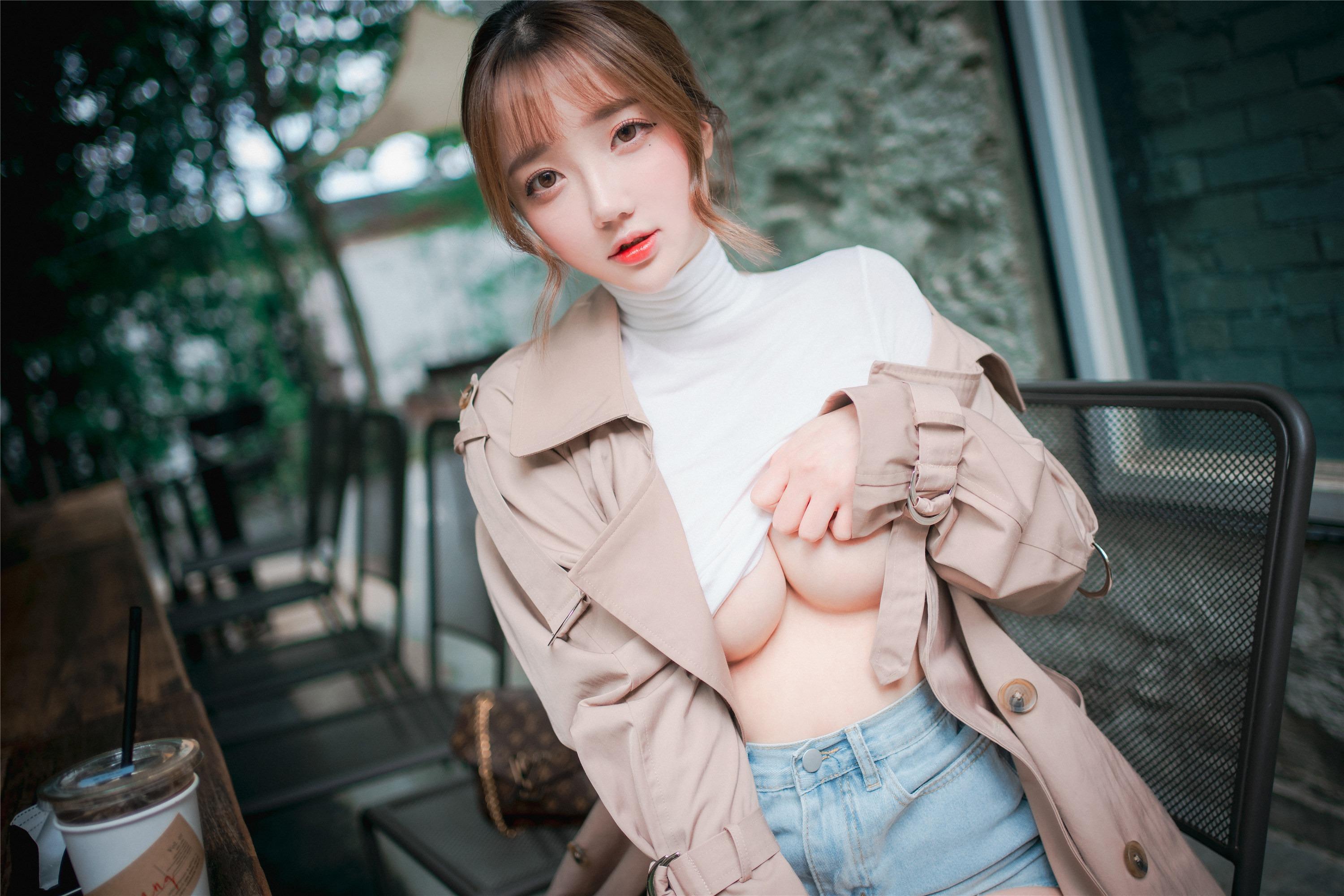 DJAWA Photo – Son Ye-Eun (손예은): “A Snap of Intimacy” 160P