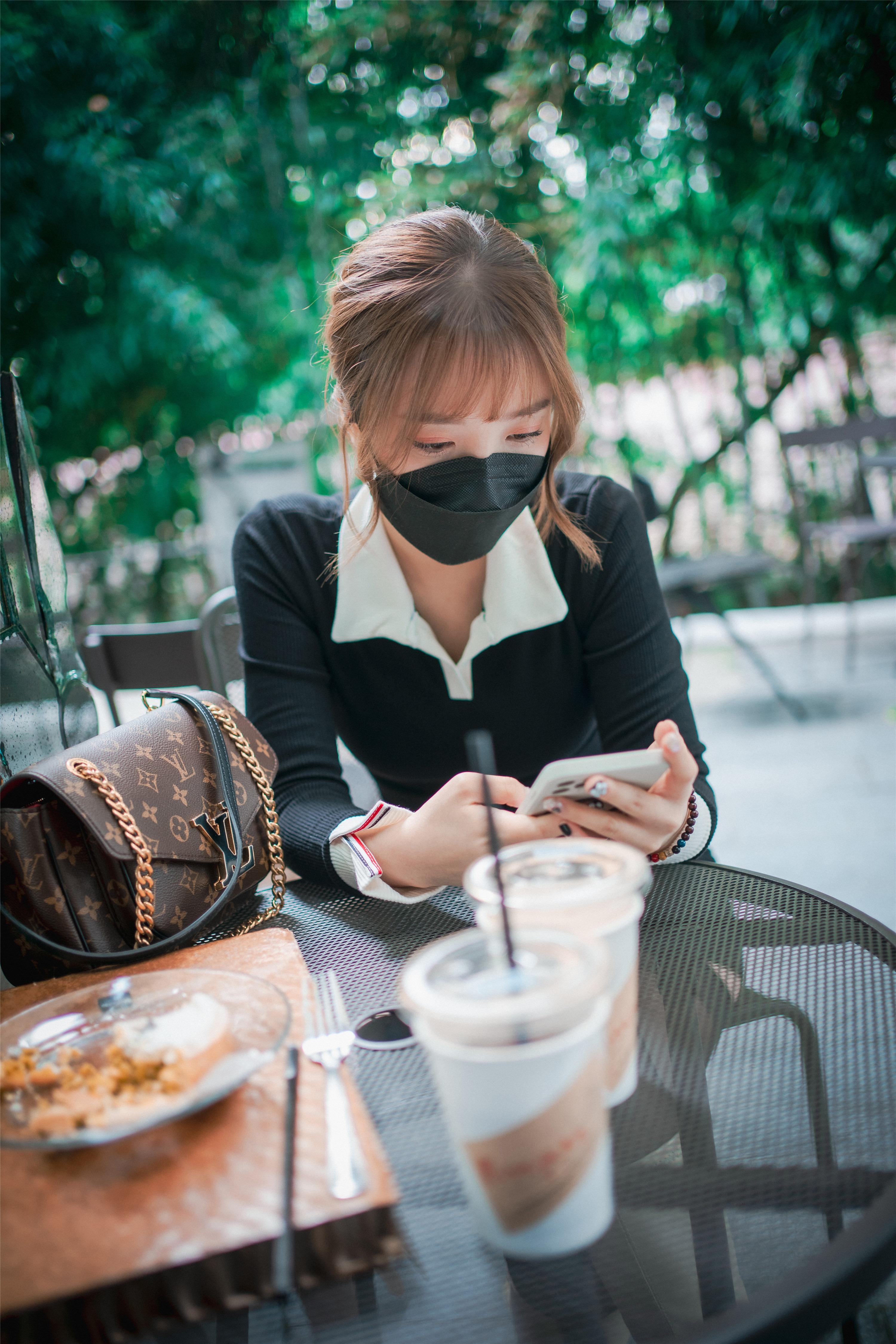 DJAWA Photo – Son Ye-eun (손예은): “Một Khoảnh Khắc Thân Mật” 160P