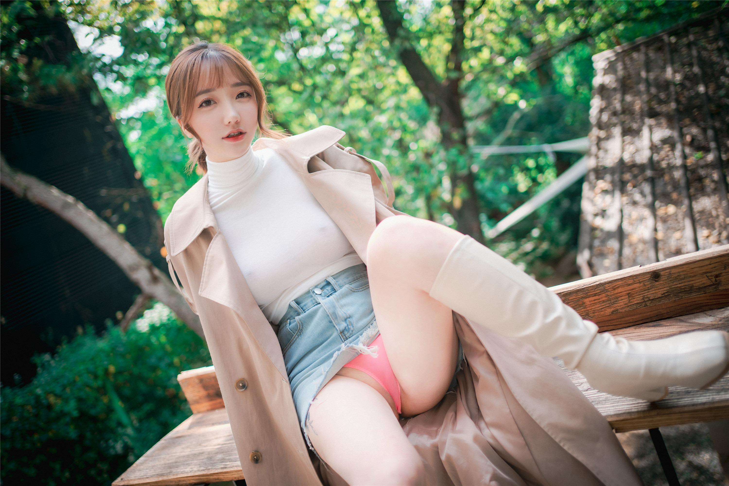 DJAWA Photo - Son Ye Eun (손예은): "A Snap of Intimacy" 160P