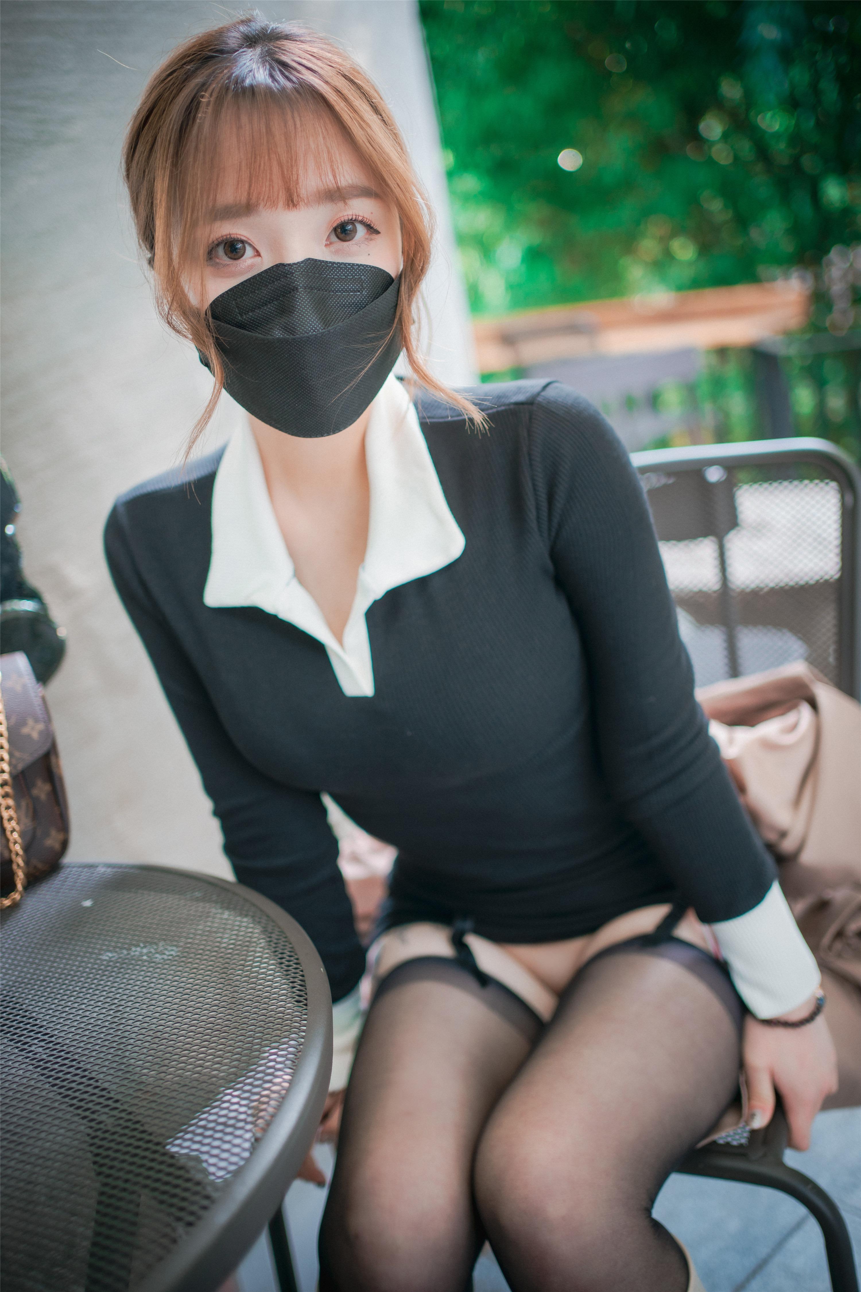 DJAWA Photo – Son Ye-eun (손예은): “Một Khoảnh Khắc Thân Mật” 160P