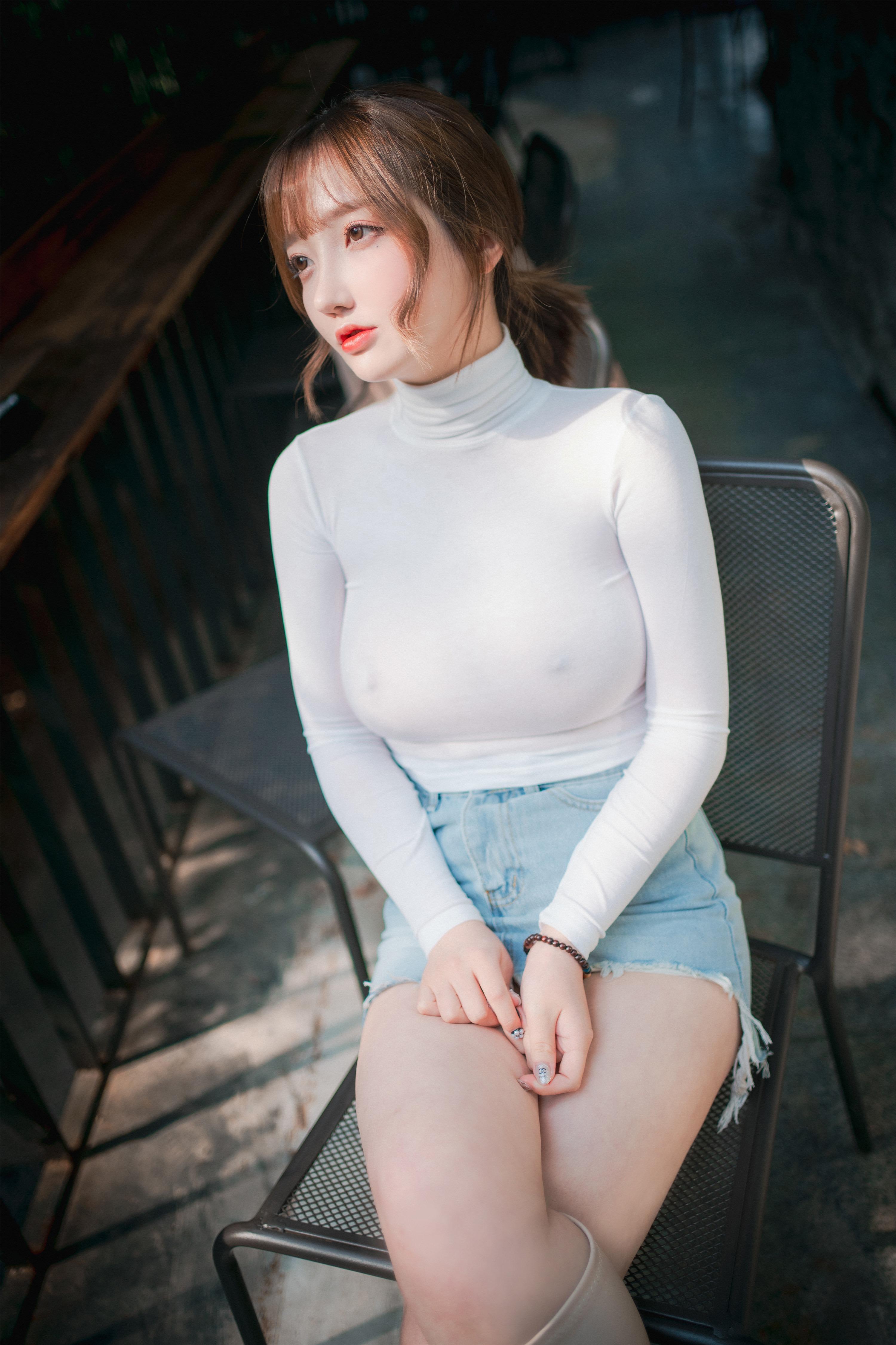 DJAWA Photo - Son Ye Eun (손예은): "A Snap of Intimacy" 160P