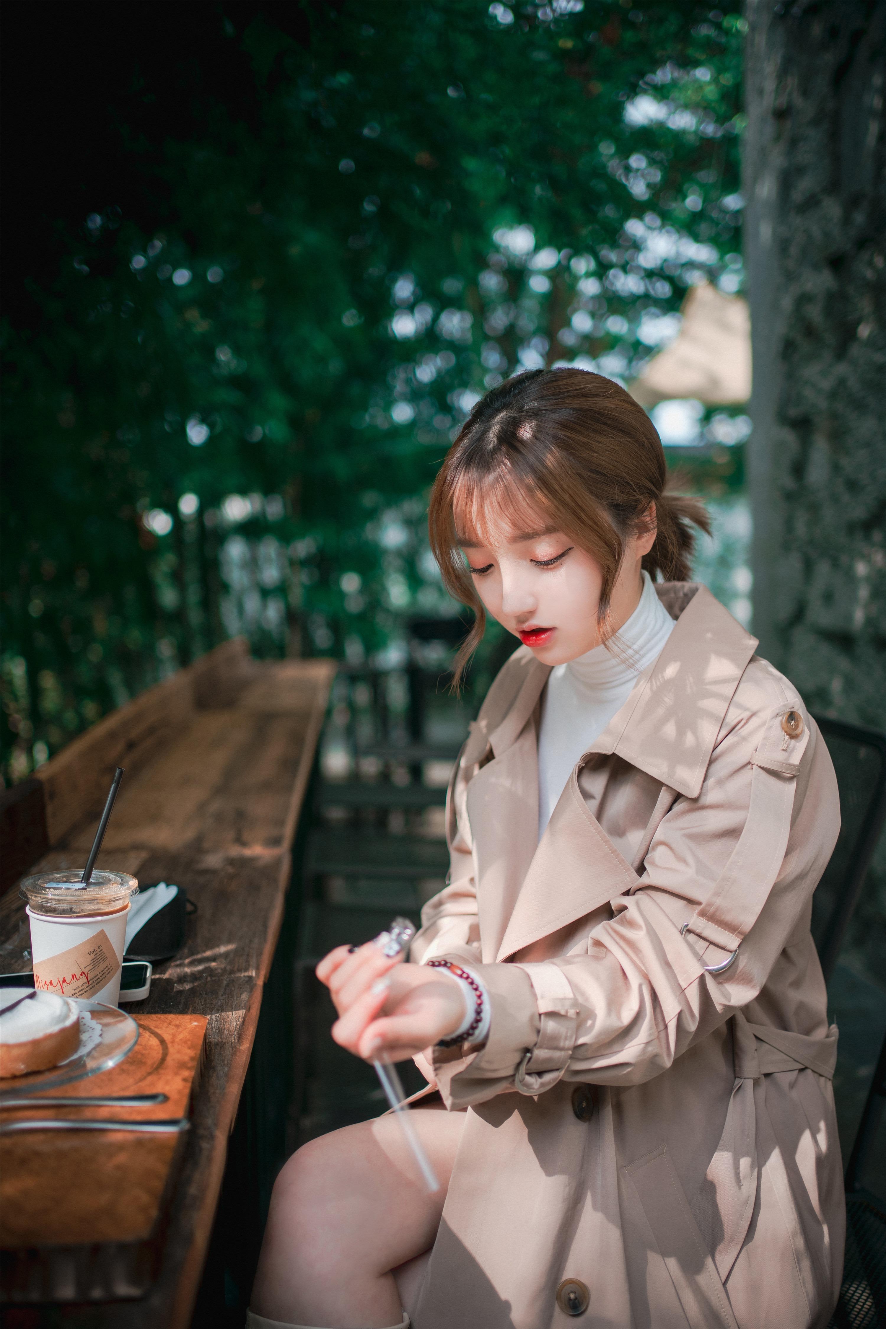 DJAWA Photo – Son Ye-eun (손예은): “Một Khoảnh Khắc Thân Mật” 160P
