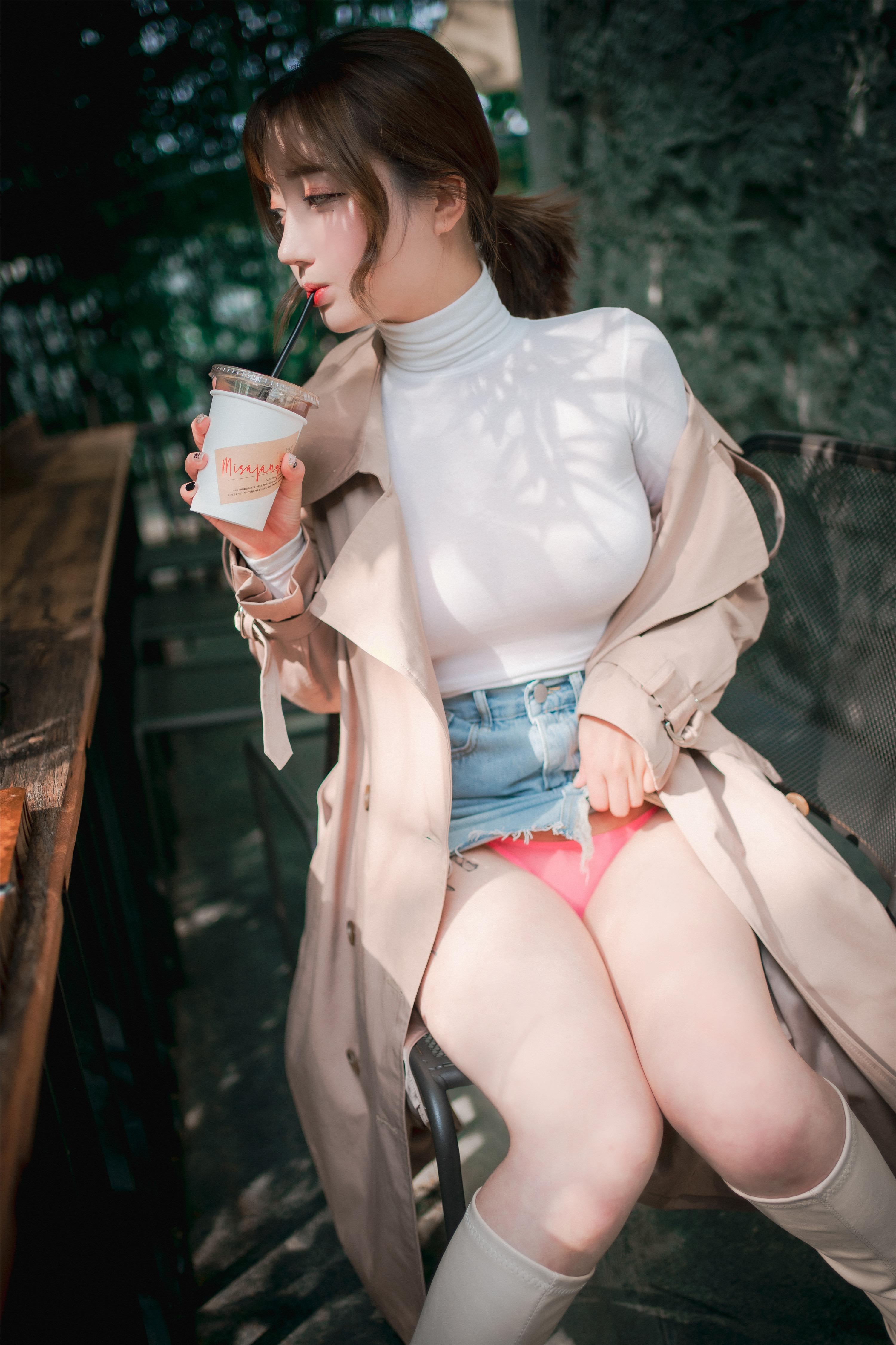 DJAWA Photo – Son Ye-eun (손예은): “Một Khoảnh Khắc Thân Mật” 160P