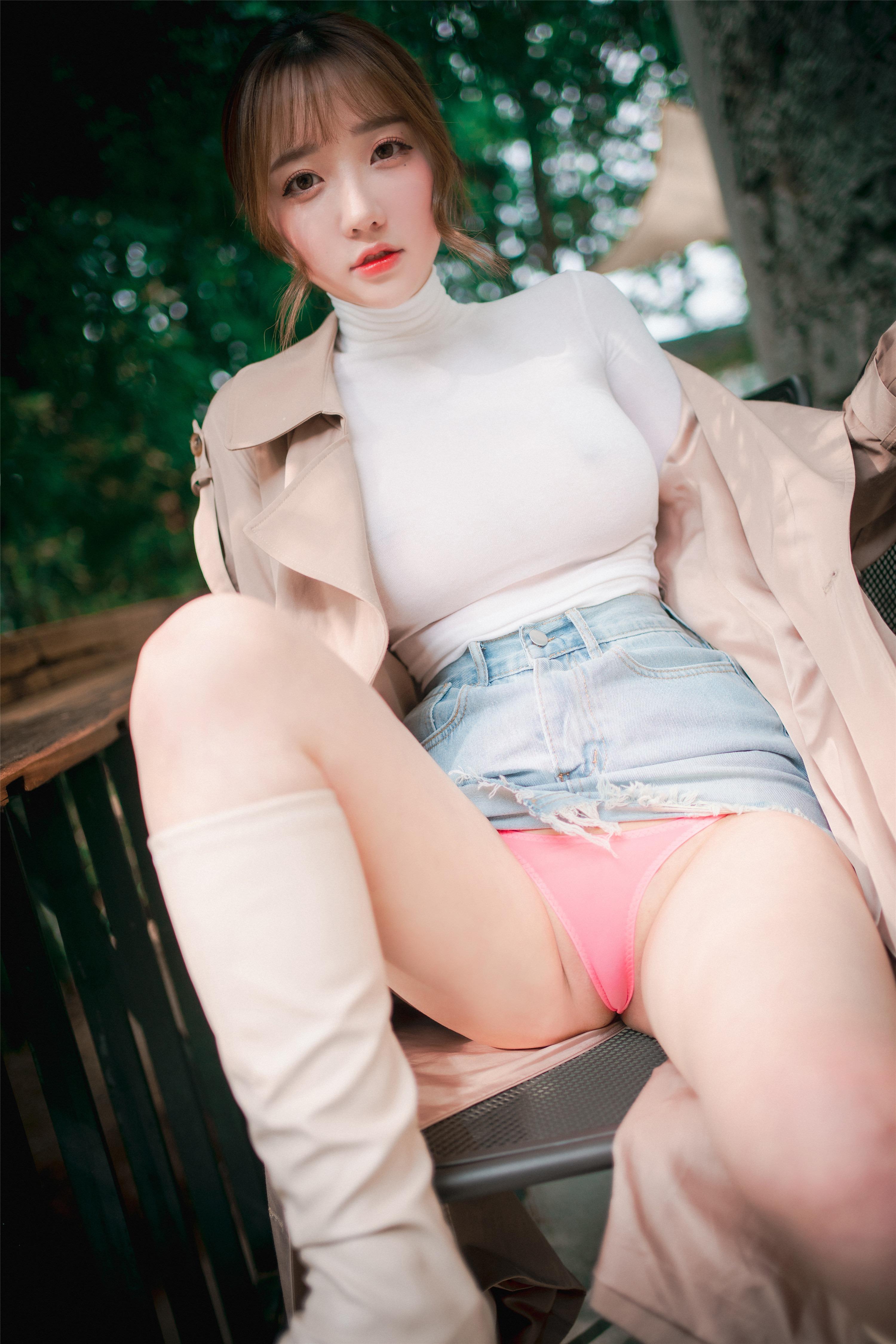 DJAWA Photo – Son Ye-Eun (손예은): “A Snap of Intimacy” 160P