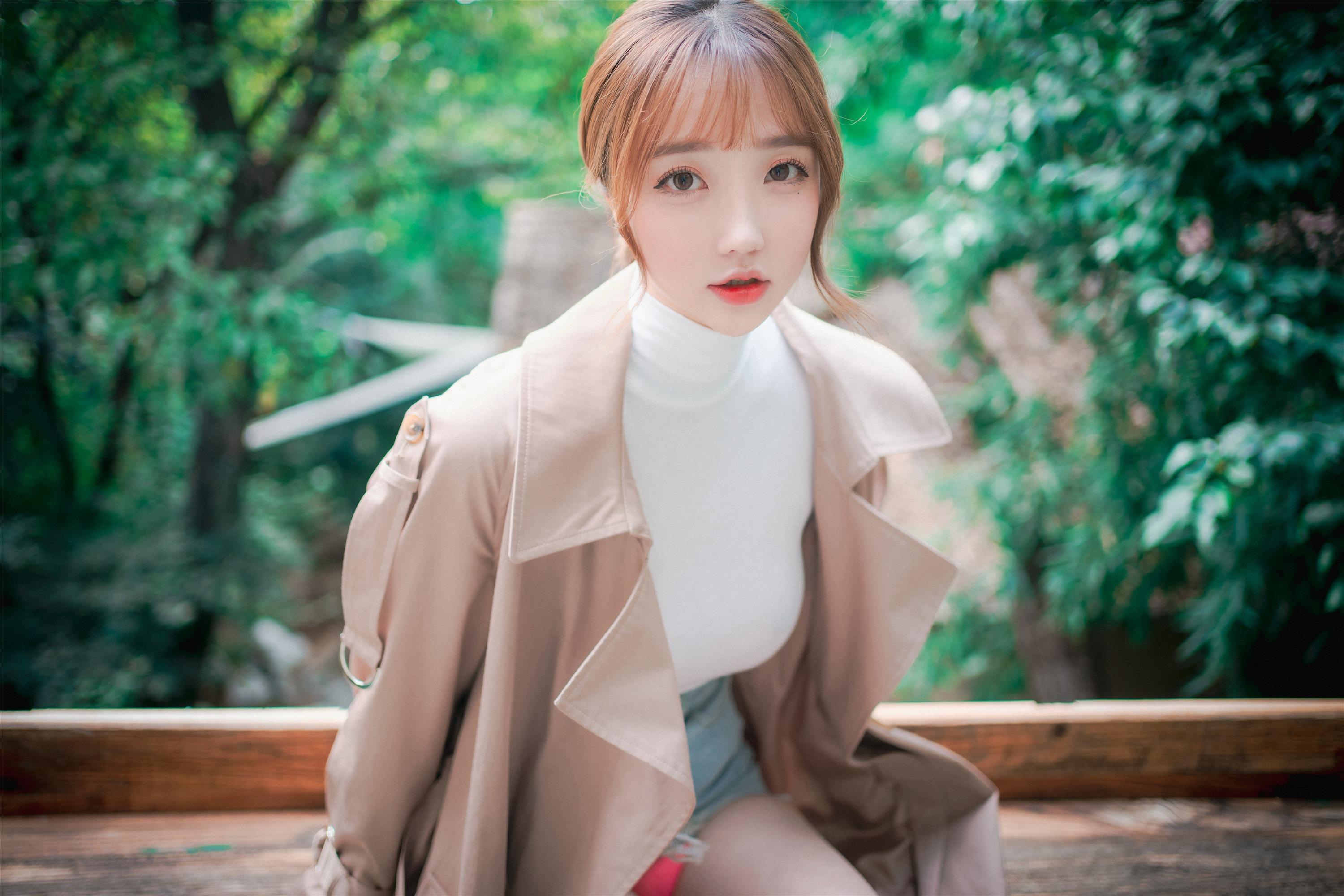 DJAWA Photo - Son Ye Eun (손예은): "A Snap of Intimacy" 160P