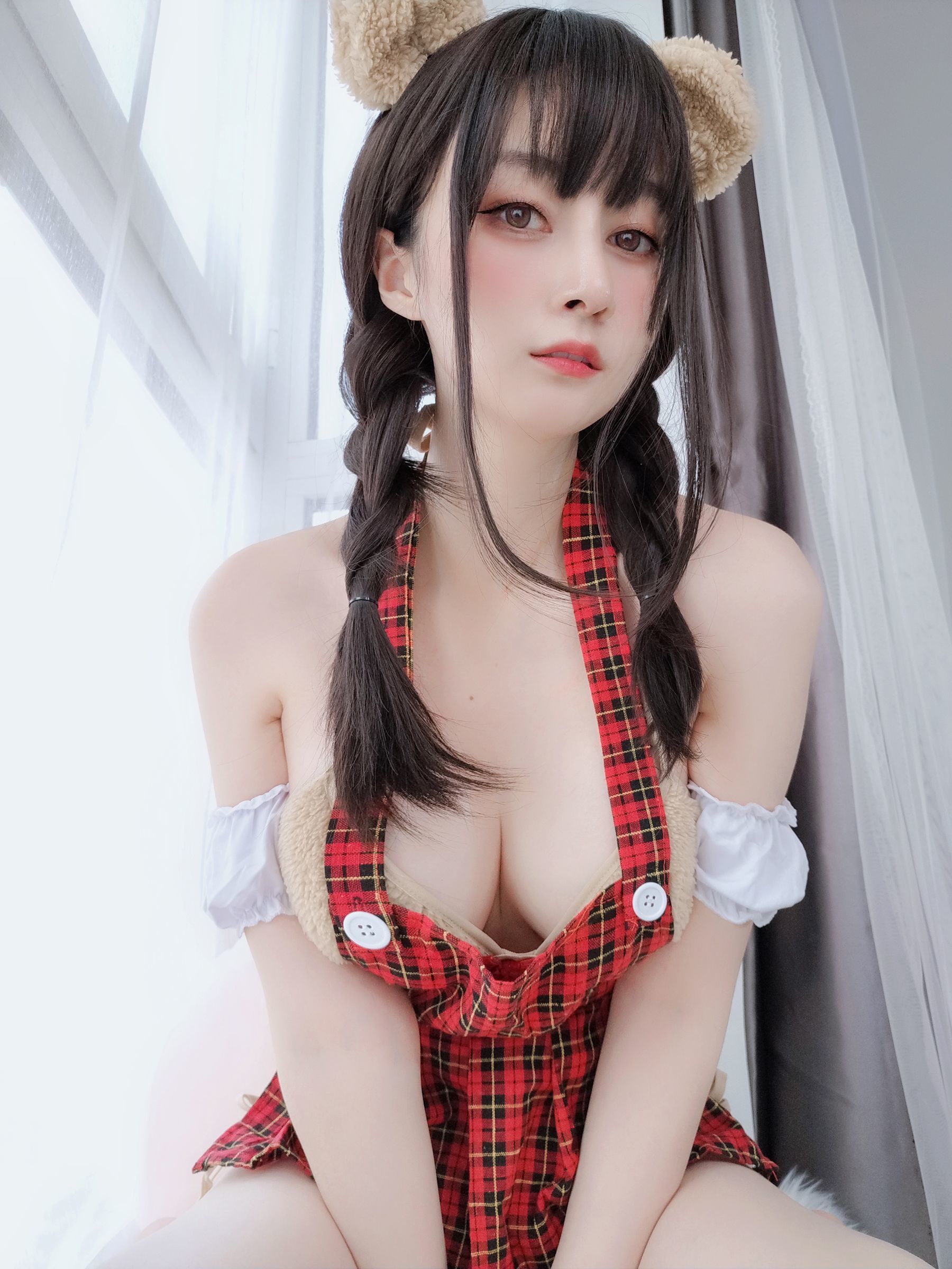 Internet Celebrity Coser Photobook] Coser Miss Baiyin - Cute Bear