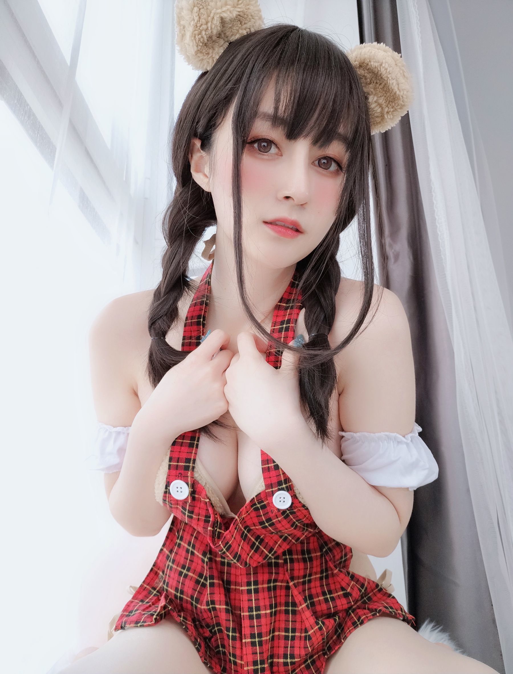 Internet Celebrity Coser Photobook] Coser Miss Baiyin - Cute Bear