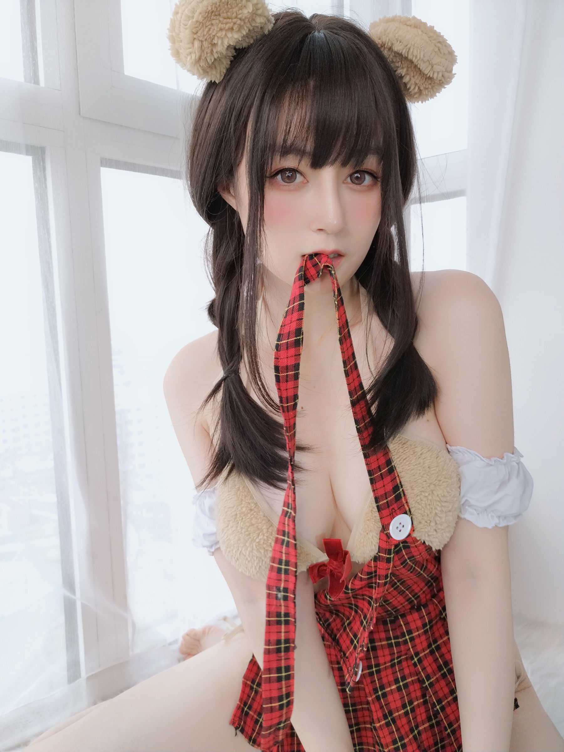 Ảnh Coser Nổi Tiếng] Coser Bạch Ngân - Gấu Dễ Thương