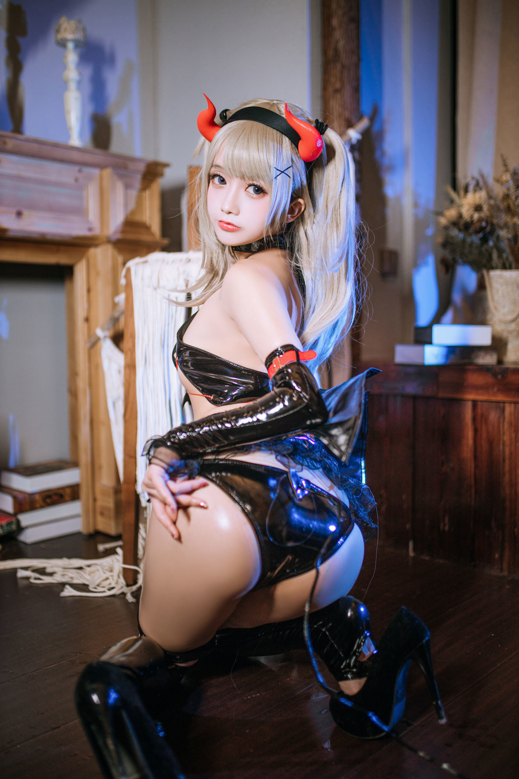 Ảnh chụp Coser nổi tiếng mạng] Cosplay Nhật Nãi Giao - Ác quỷ bị trói buộc