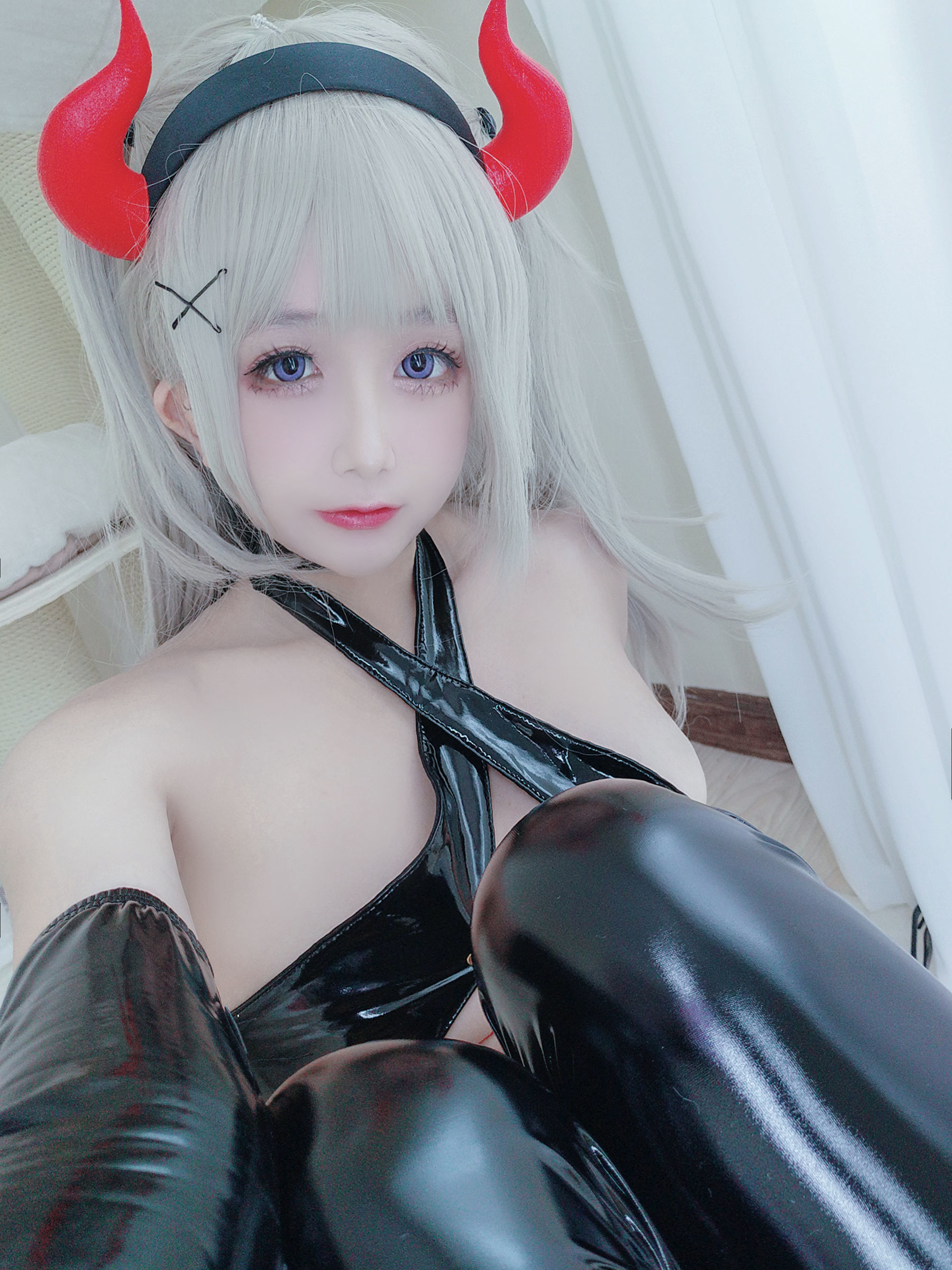 [Photos from internet celebrity COSER] Cosplay Rinaijiao - Binding the Demon