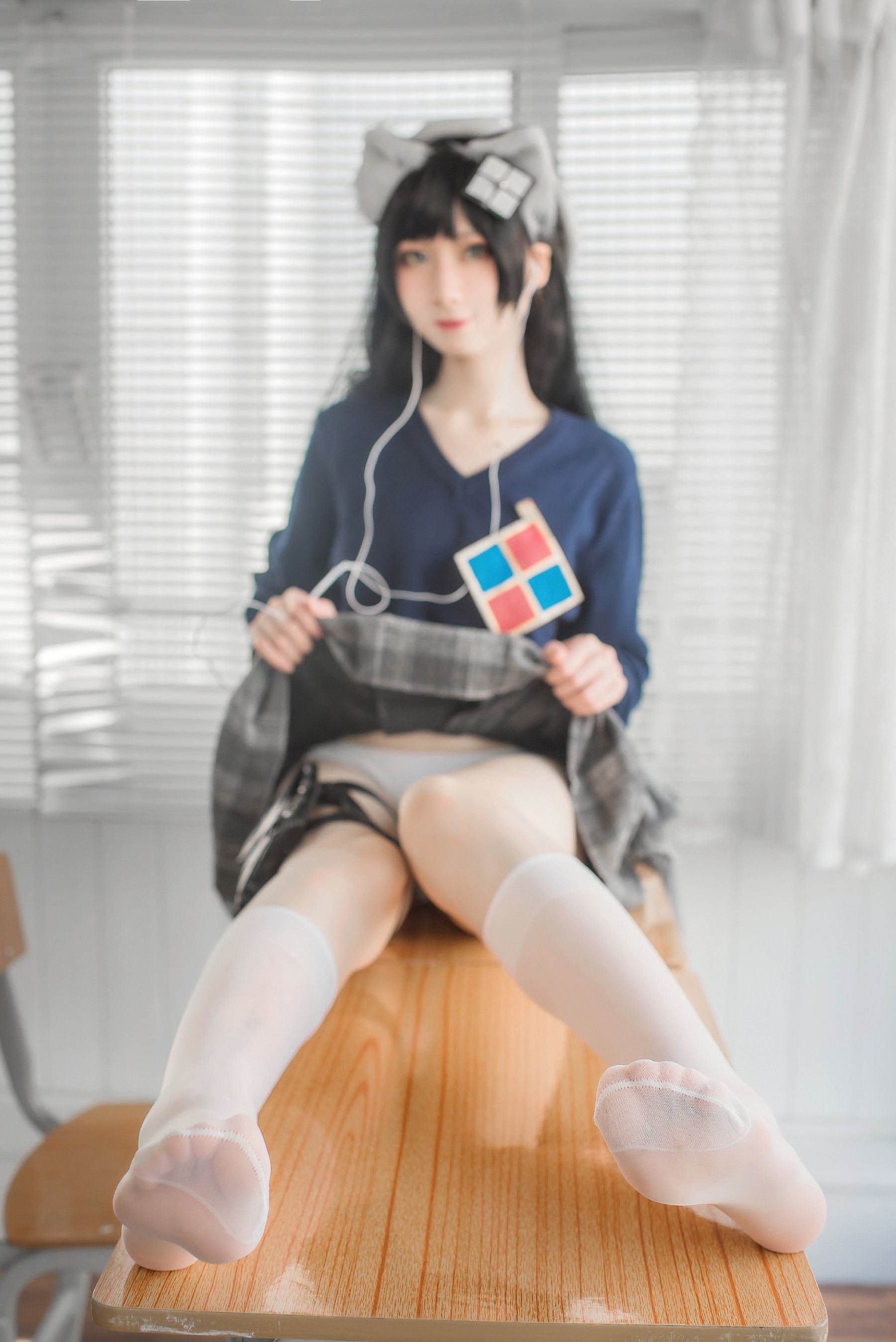 เน็ตไอดอล COSER 写真] อิซึมิเซ็นโมโมโกะ สวัสดิการ - ฤดูจบการศึกษาสีขาวบริสุทธิ์