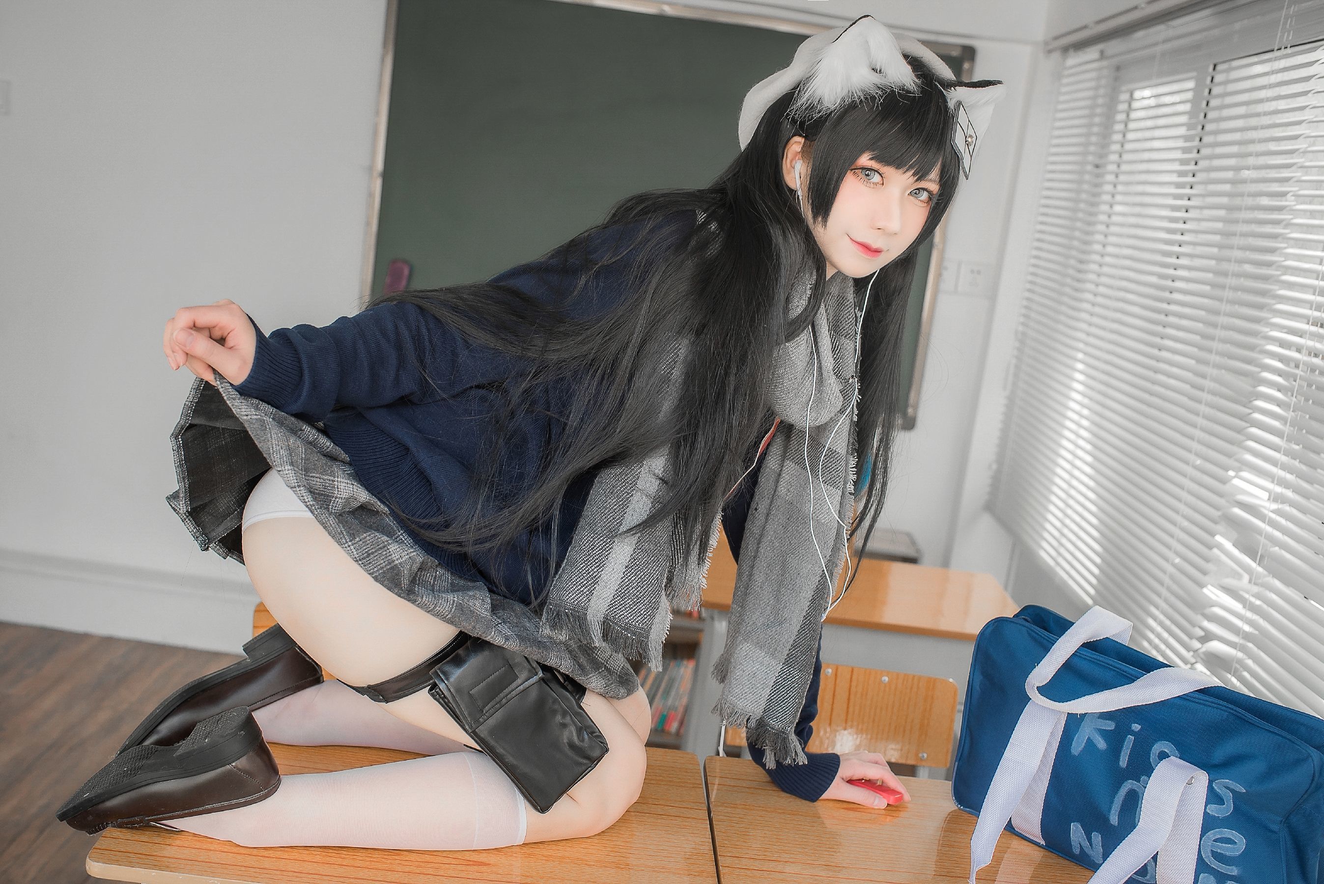เน็ตไอดอล COSER 写真] อิซึมิเซ็นโมโมโกะ สวัสดิการ - ฤดูจบการศึกษาสีขาวบริสุทธิ์