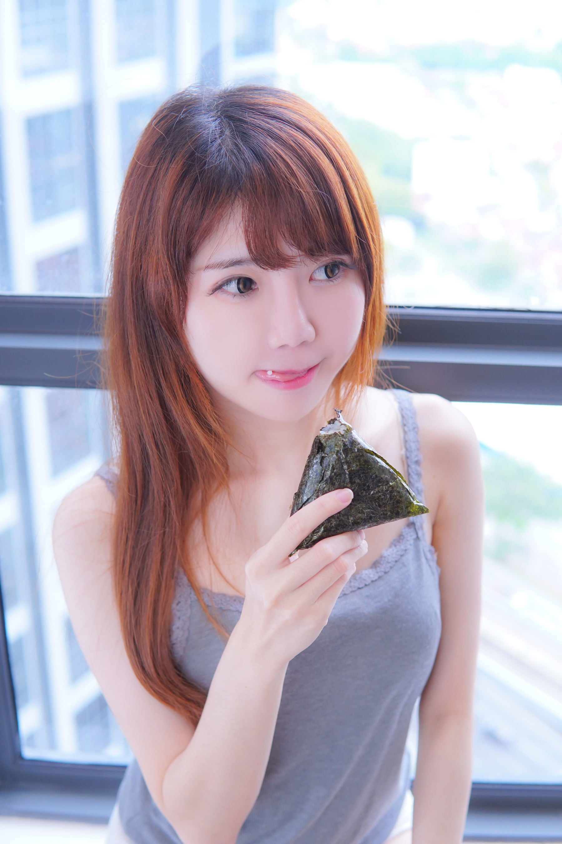 Internet Celebrity Cosplayer Photobook: Sally Dorasnow - Casual Singlet Day Fanservice