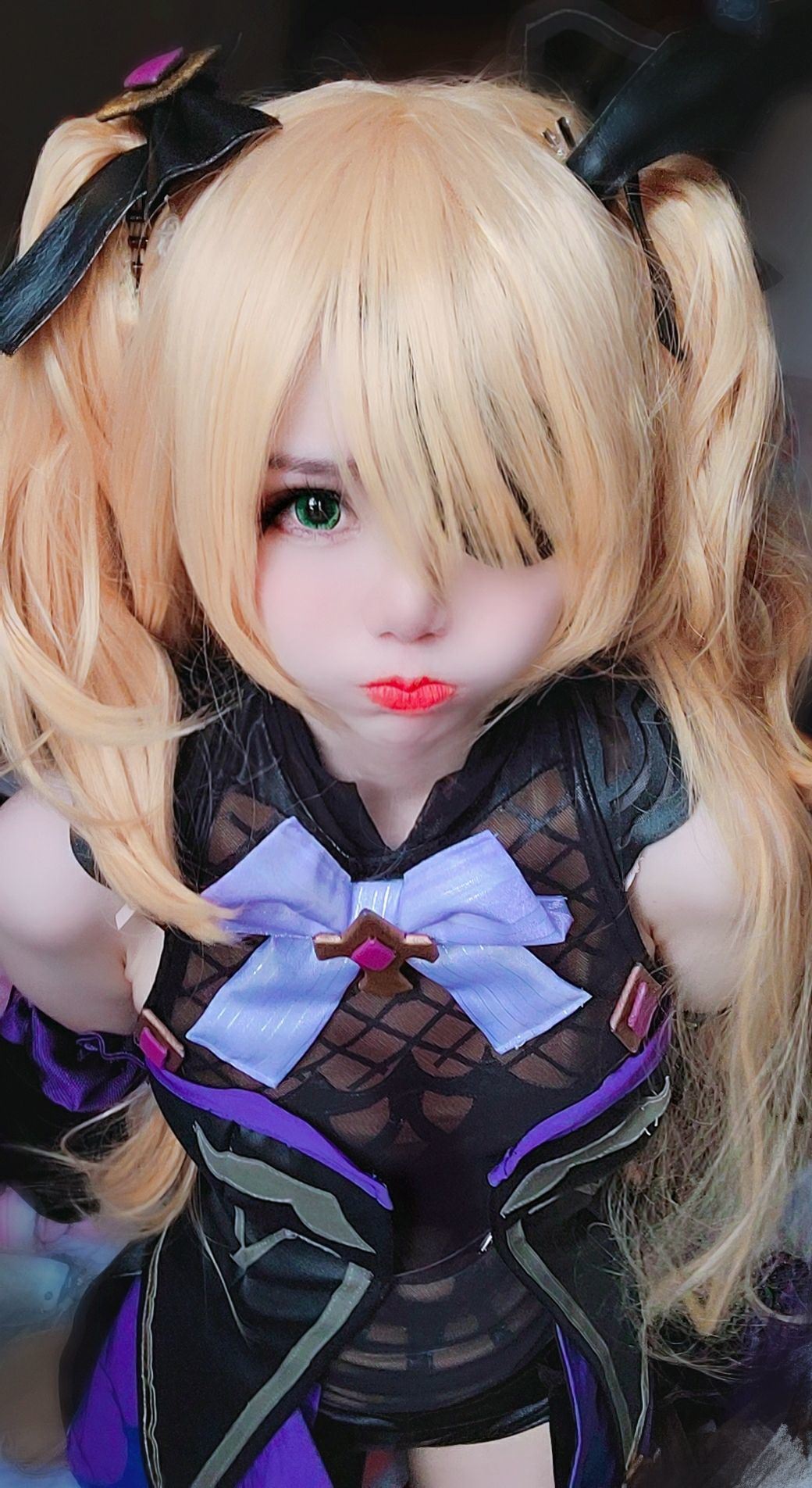 Internet Celebrity Cosplayer Photo] Sally Dorasnow - Fischl Selfie