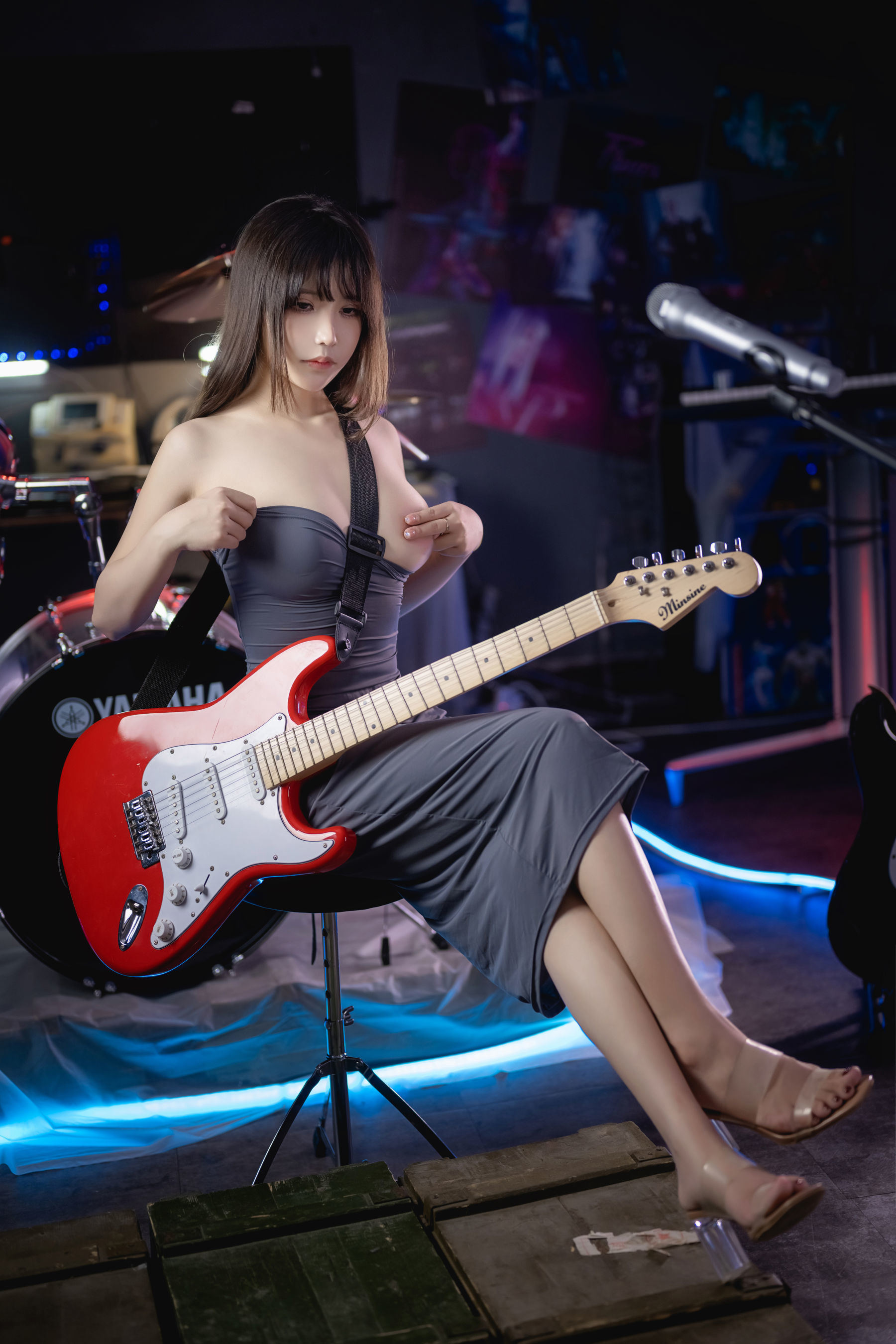 [网红COSER写真] 二次元妹子抱走莫子aa - 吉他妹妹