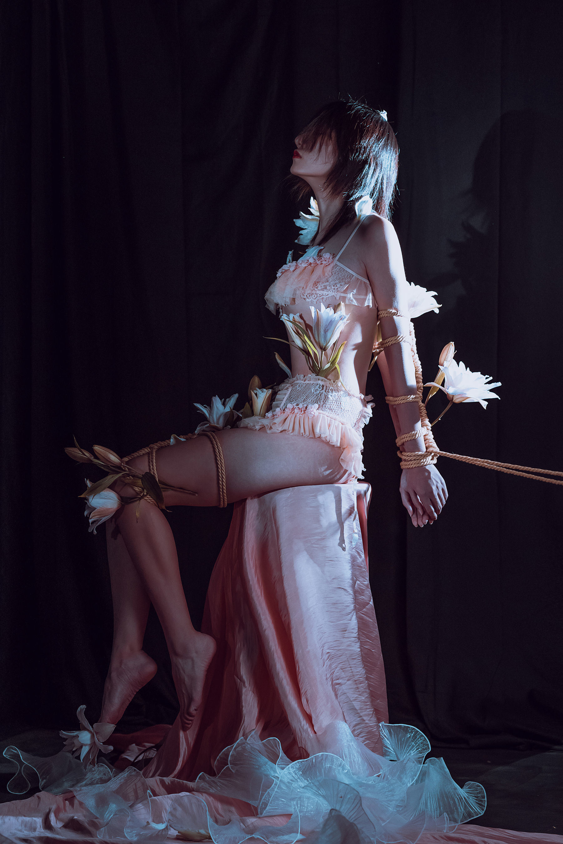 Ảnh Chụp Coser Ngôi Sao Mạng] Yun Xi Xi - Hoa và Dây