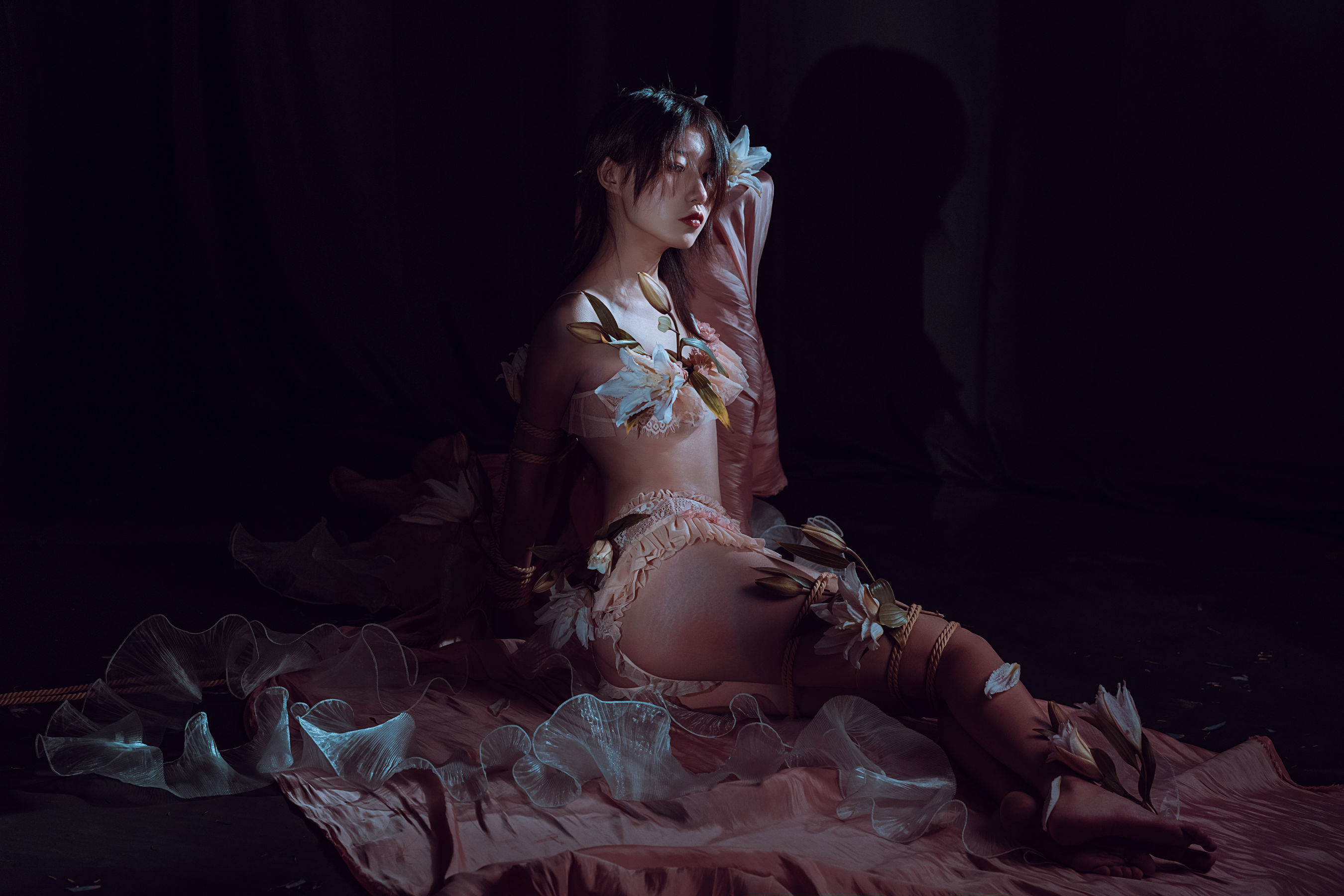 Ảnh Chụp Coser Ngôi Sao Mạng] Yun Xi Xi - Hoa và Dây
