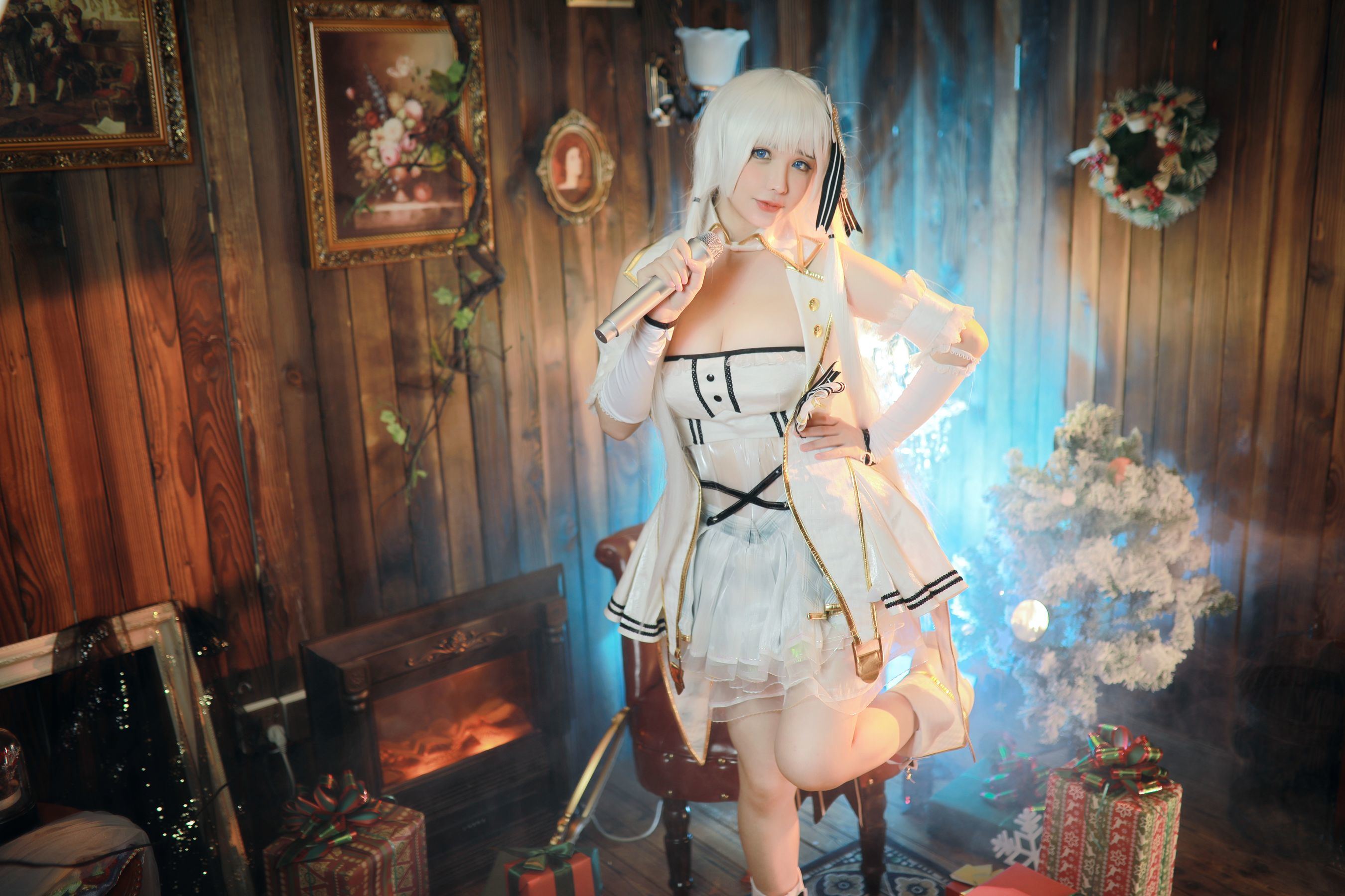 Internet Celebrity Cosplayer Photo Book] Qian Yu_rr - Azur Lane Illustrious