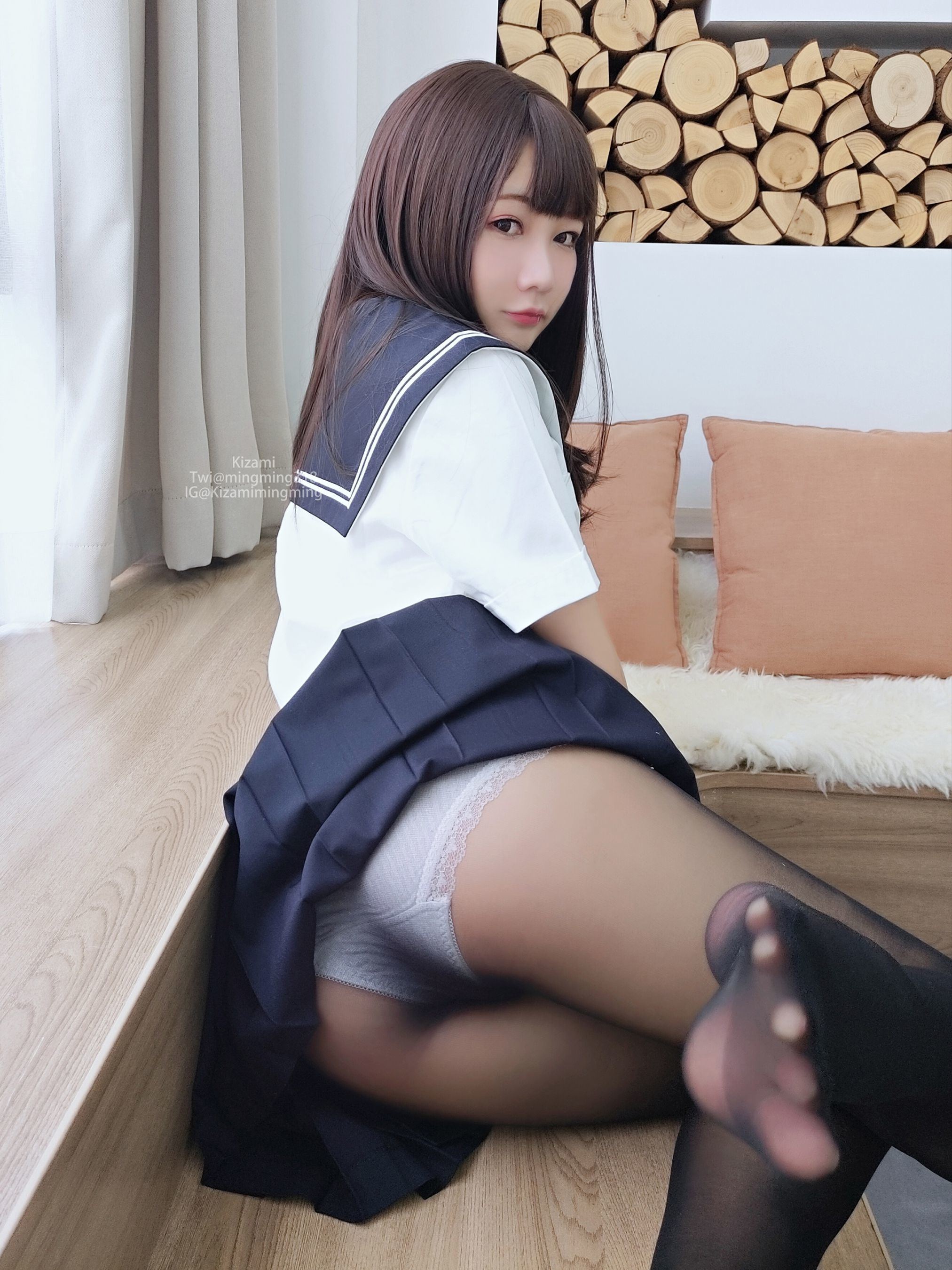 銘銘Kizami] fantia 黑色的絲襪