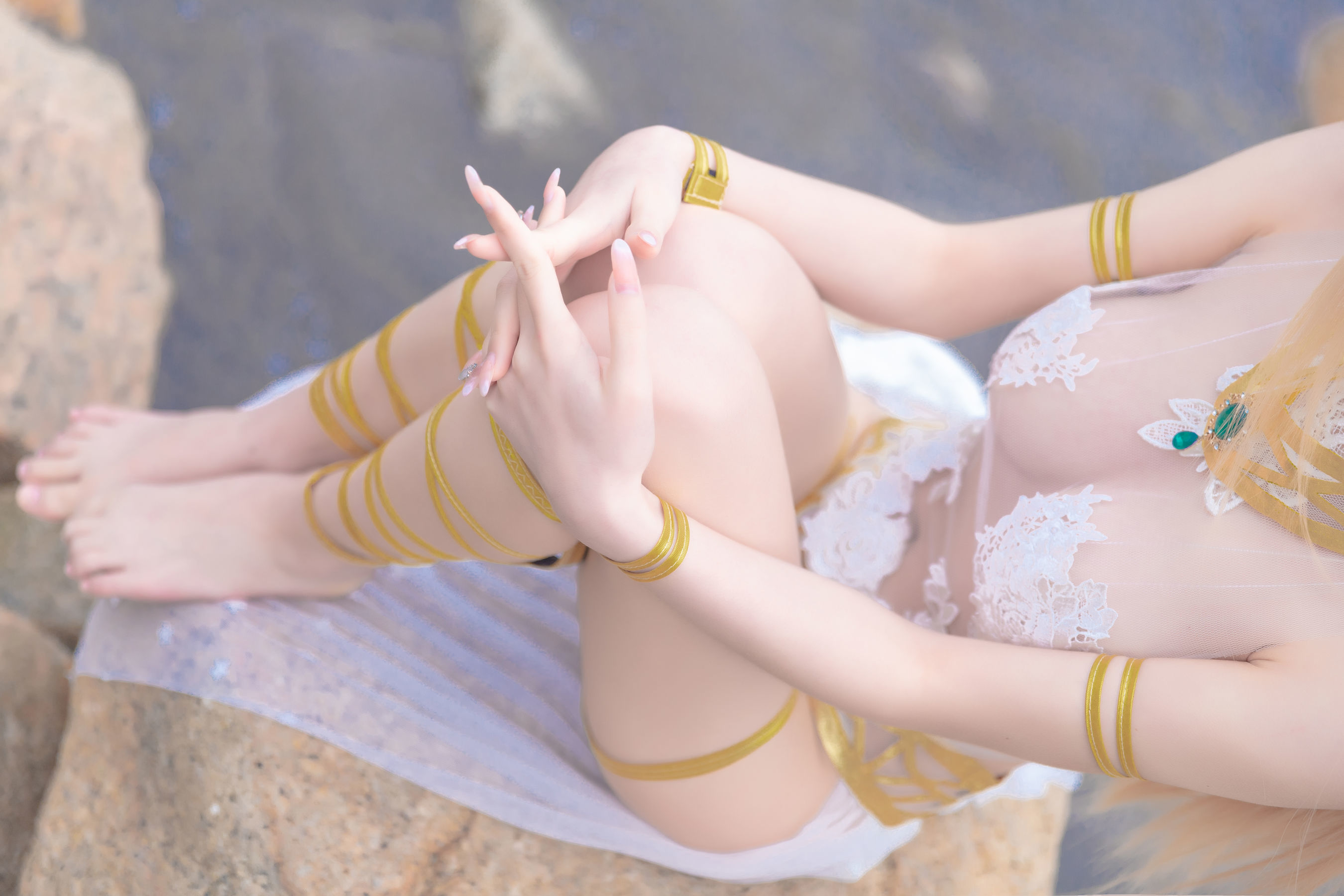 [网红COSER写真] 尤物清水由乃 - 玛丽萝丝白色泳衣