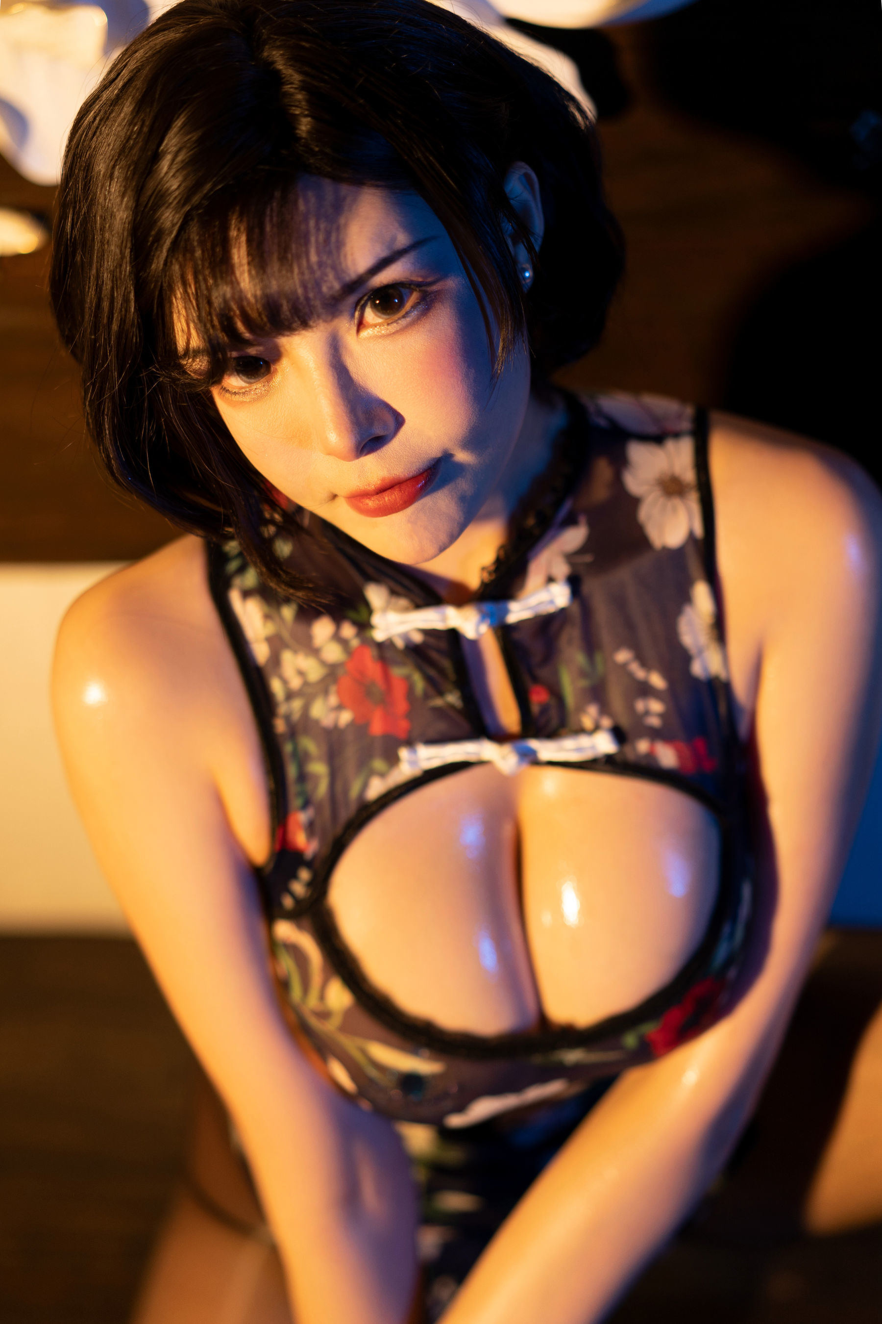 Internet Celebrity Cosplayer Photobook] Qiu and Corgi (Xia Xiaoqiugiuqiu) - Warm Fragrance Thick