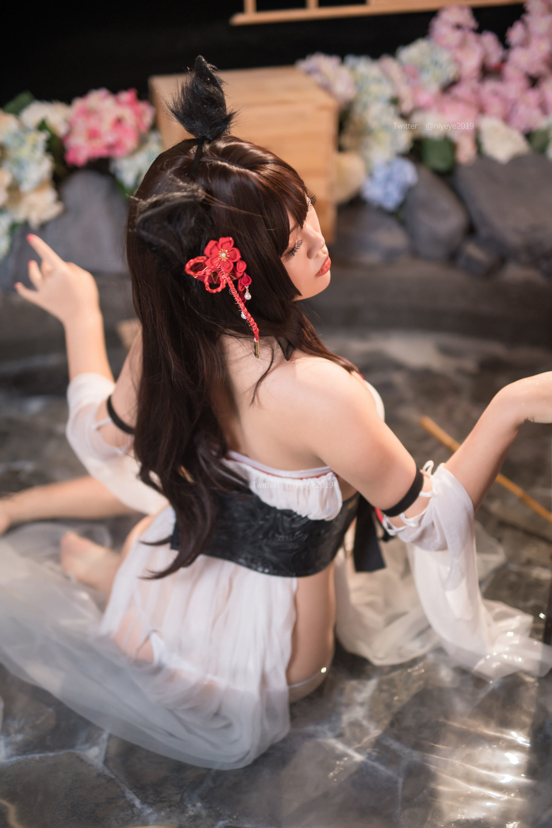ネット紅人COSER写真] 萌え系お嬢さん-白烨- - 濡れボディ水着
