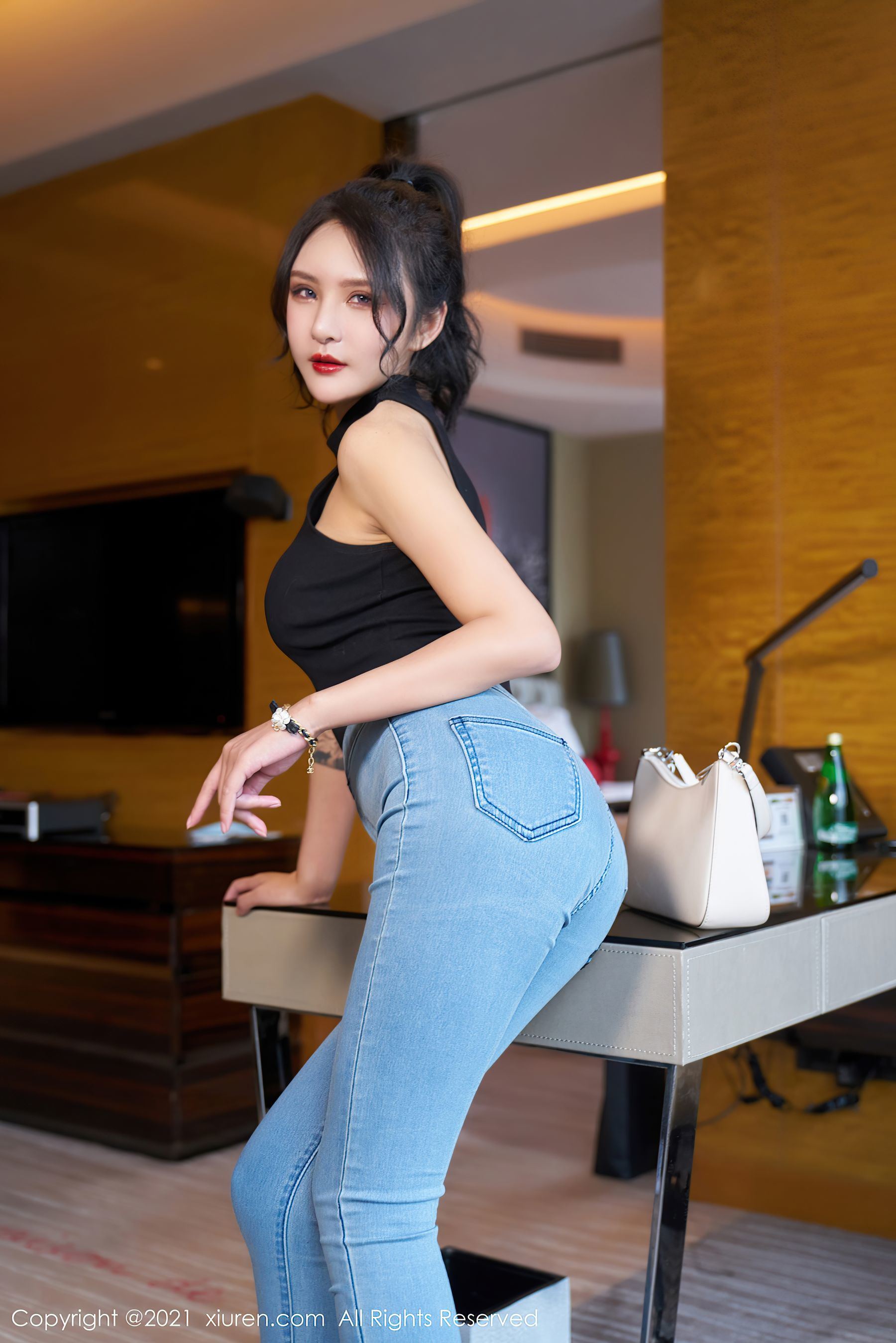 XiuRen] No.3976 Emily Yin Fei